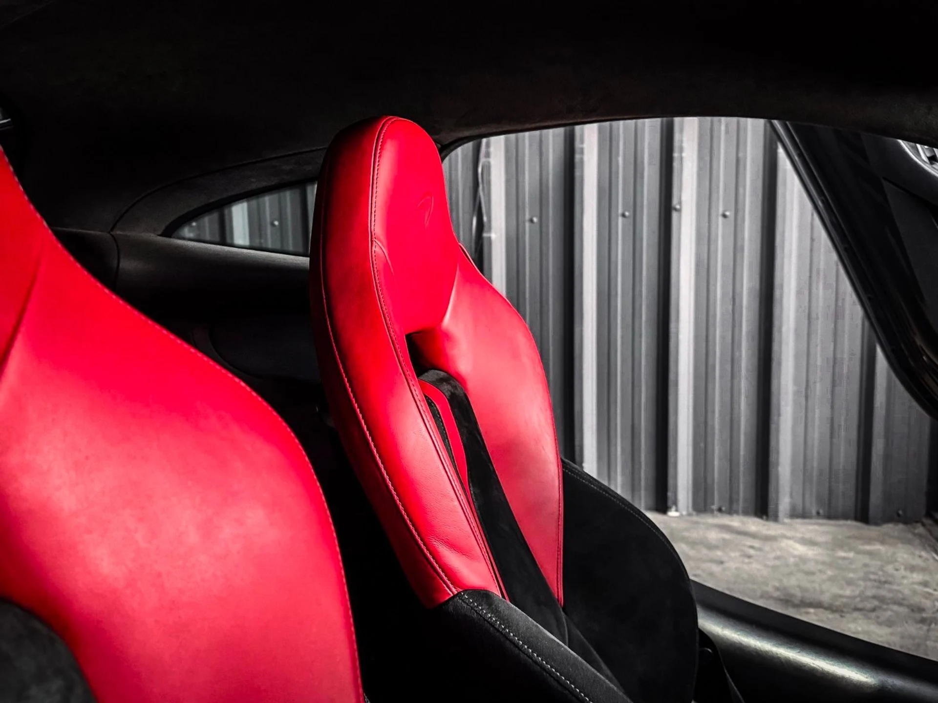 mph035_2237998017_36269646_08650_2016_mclaren_570s_036_71c357b52b