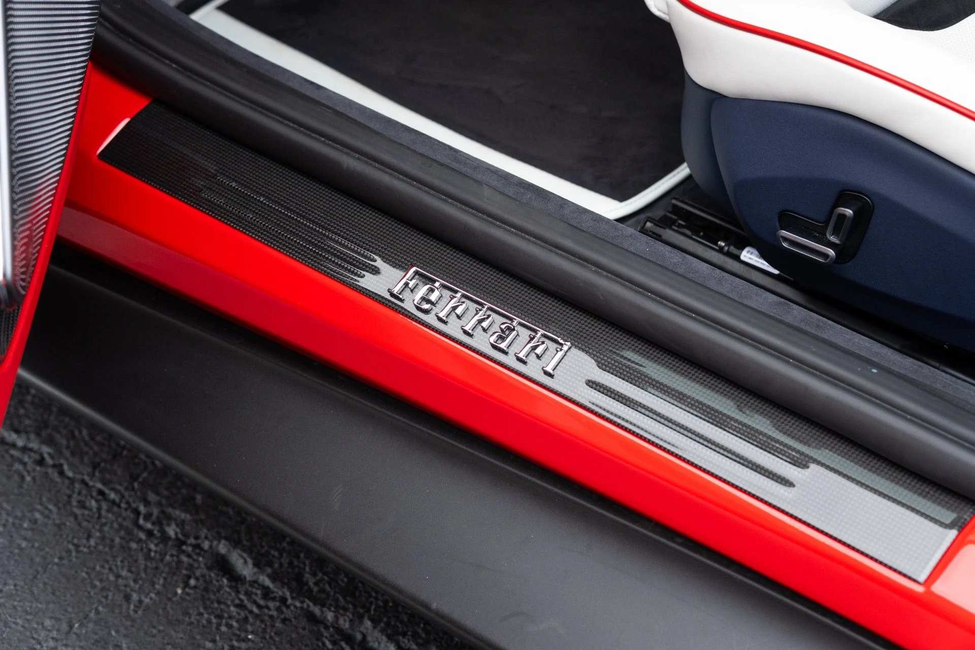 mph035_2240946688_Used_2023_Ferrari_Roma_1777005512_958524f54d