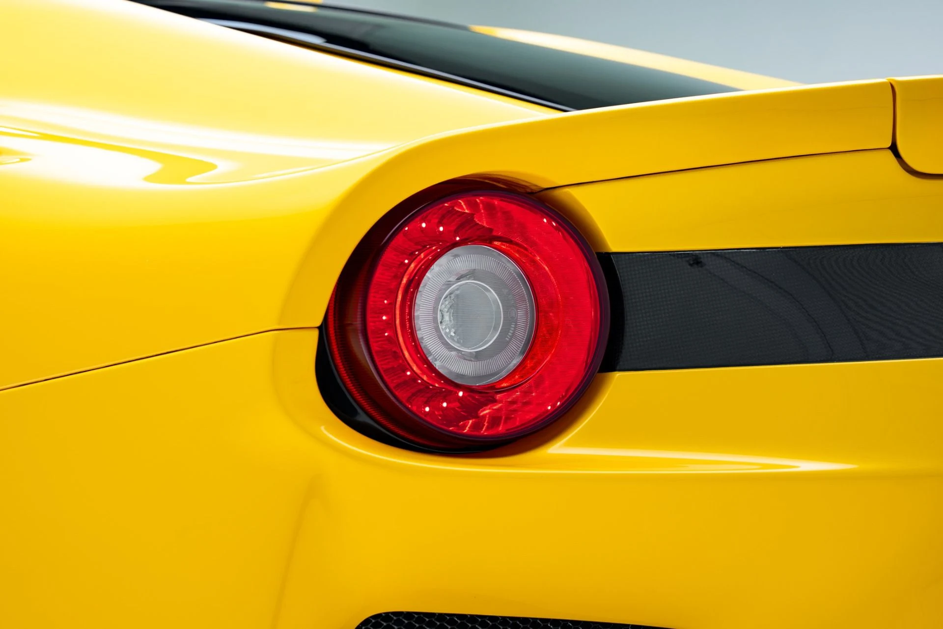 mph035_2244596419_Used_2017_Ferrari_F12tdf_1777399989_b1a8b19a0b