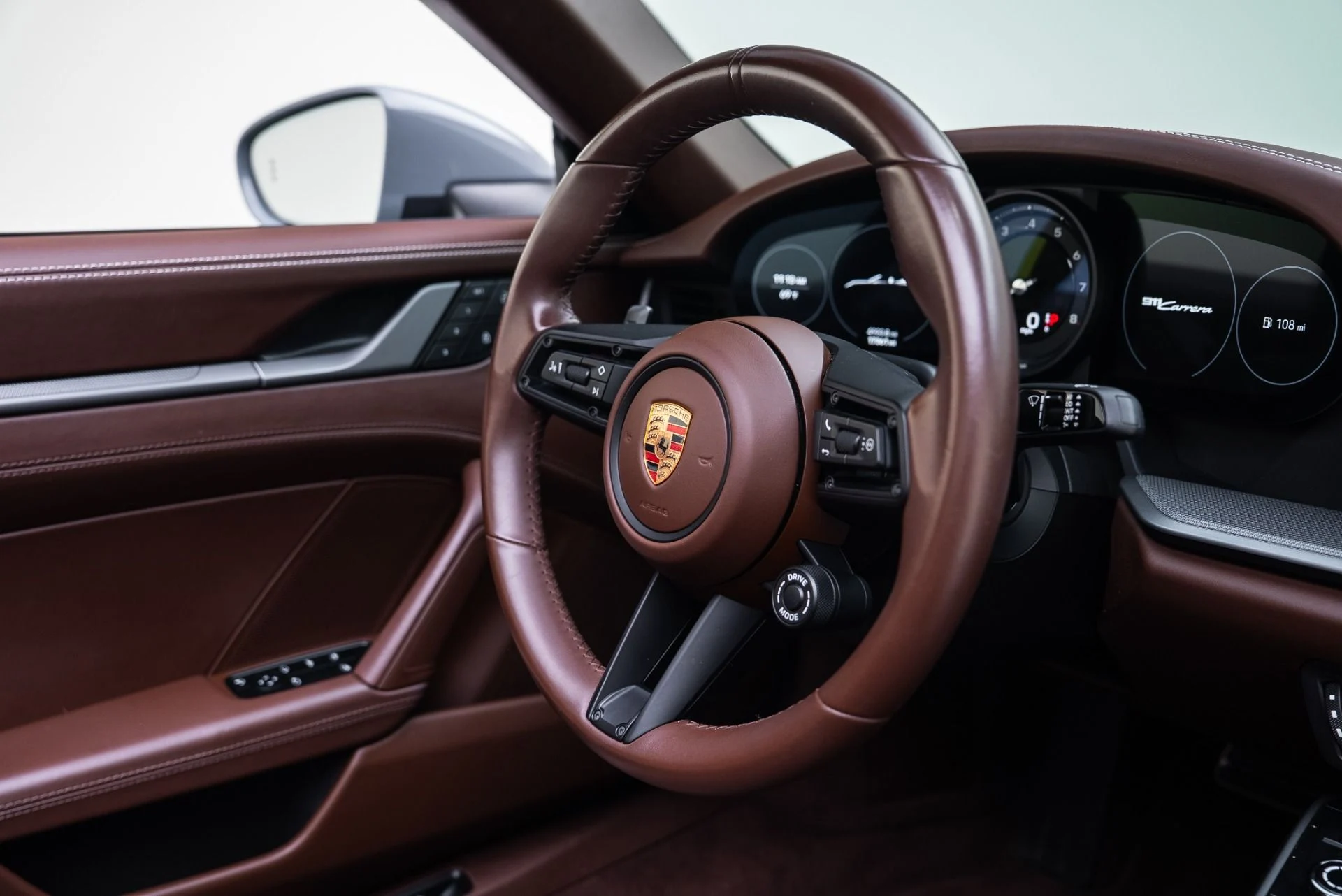 mph035_2249299471_Used_2024_Porsche_911_Carrera_1765496826_c9d436220f