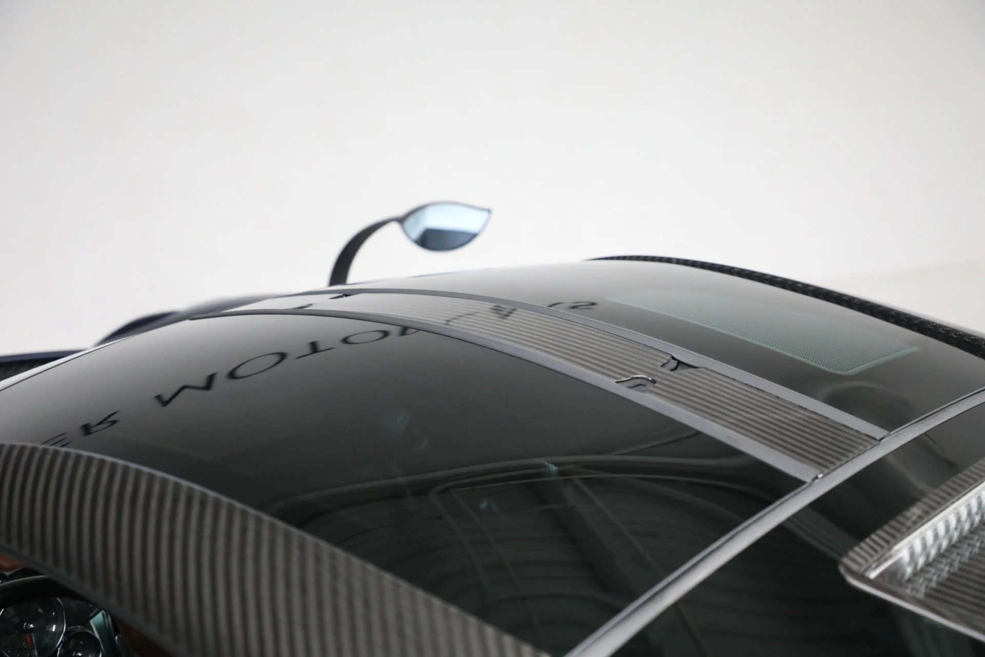 mph035_2259350421_Used_2014_Pagani_Huayra_Tempesta_b1bcdb71d2