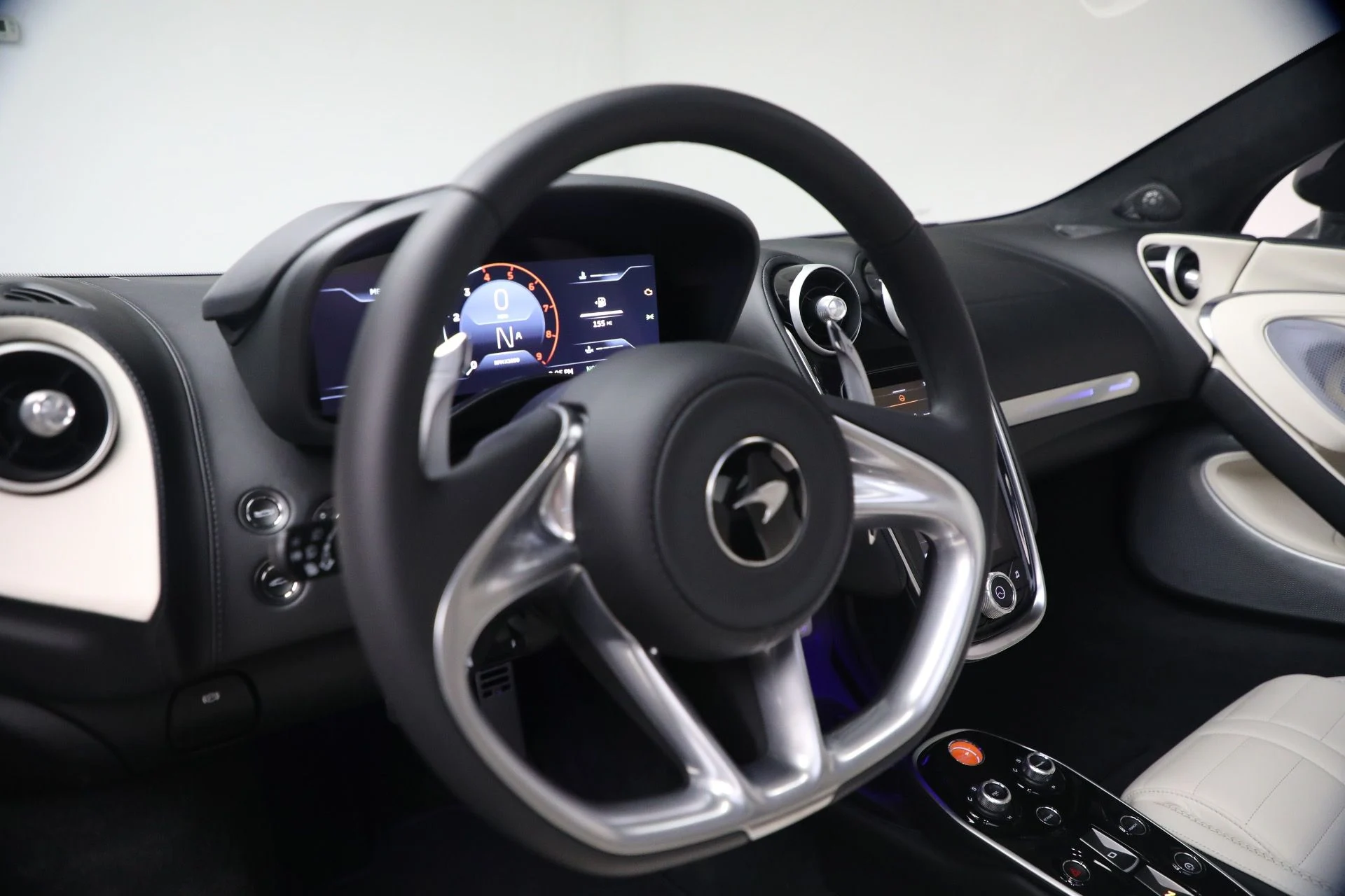 mph035_2259728275_New_2027_Mc_Laren_GTS_Tech_Lux_bf17aaebe9