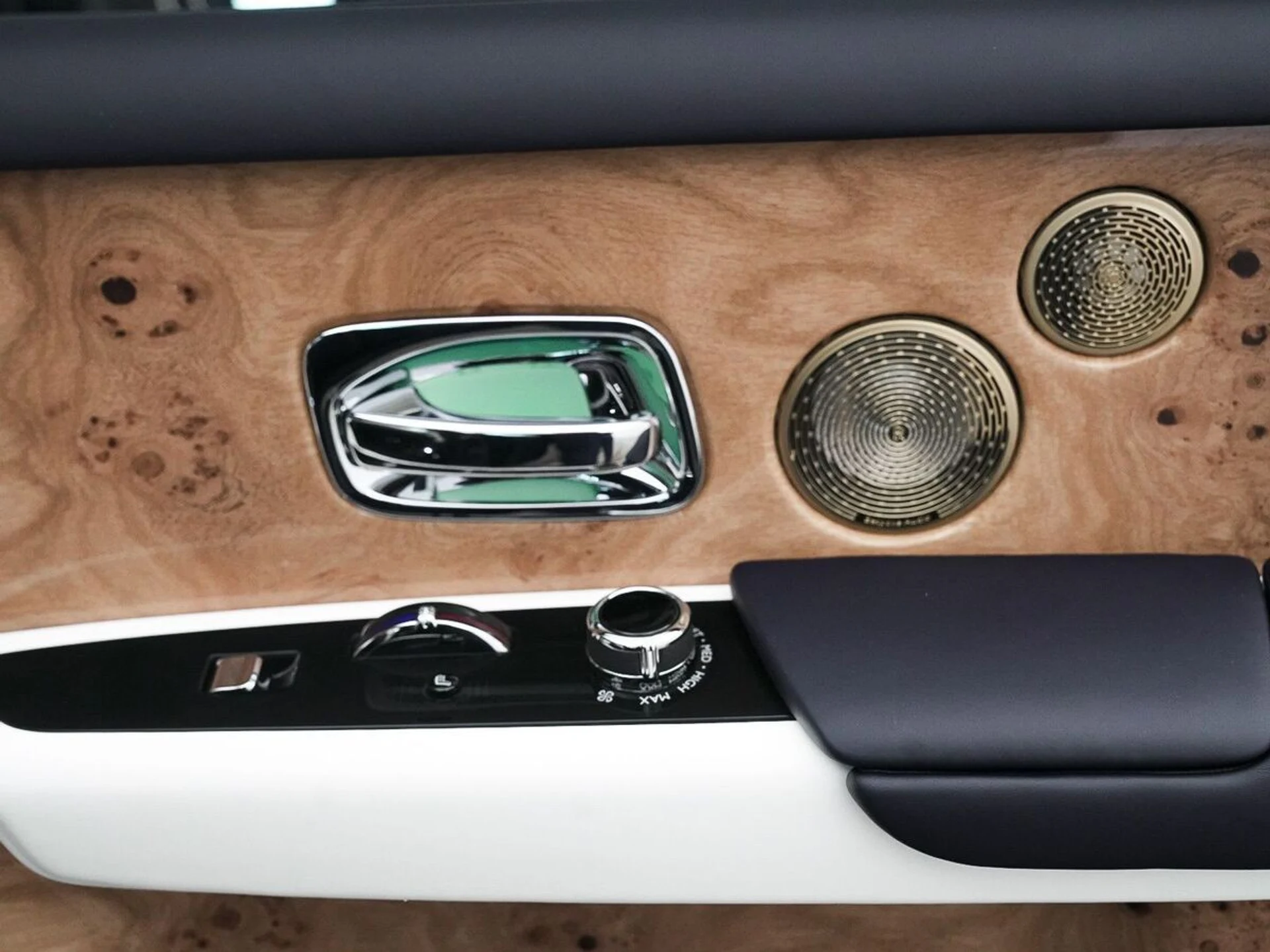 mph035_2260756858_30eh0iba491ajndeh6rrkgaq5xz0_6cfa07f458