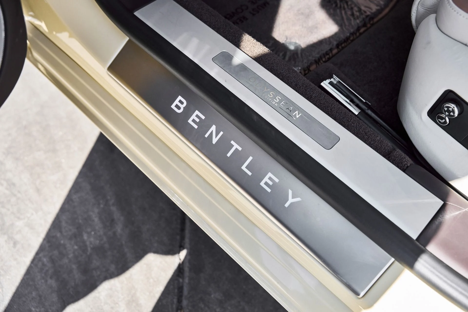 mph035_2266771793_Used_2023_Bentley_Flying_Spur_Hybrid_Odyssean_Edition_1770692465_e3a1fac61b