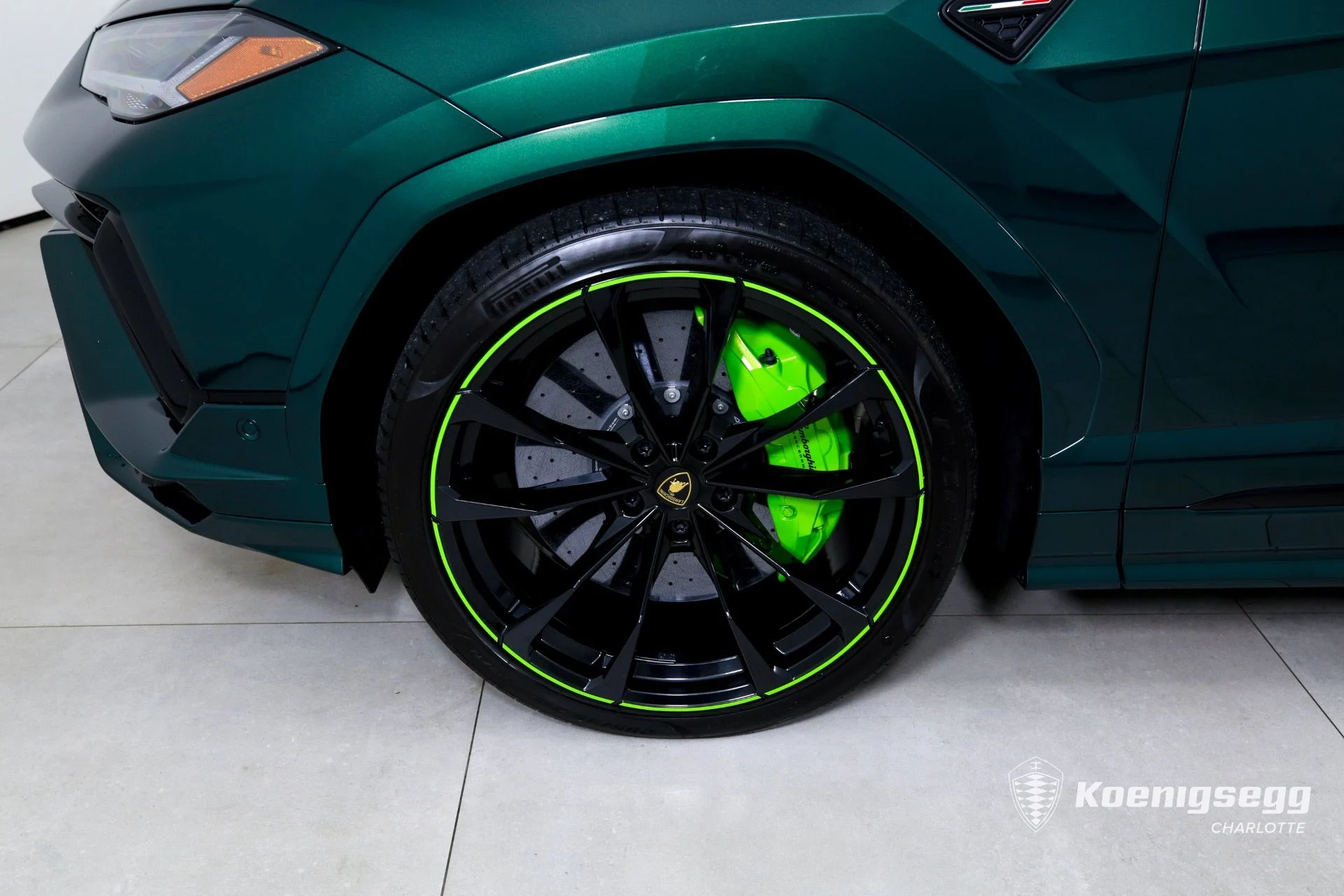 mph035_2275092594_Used_2024_Lamborghini_Urus_S_1760998520_02932188fe