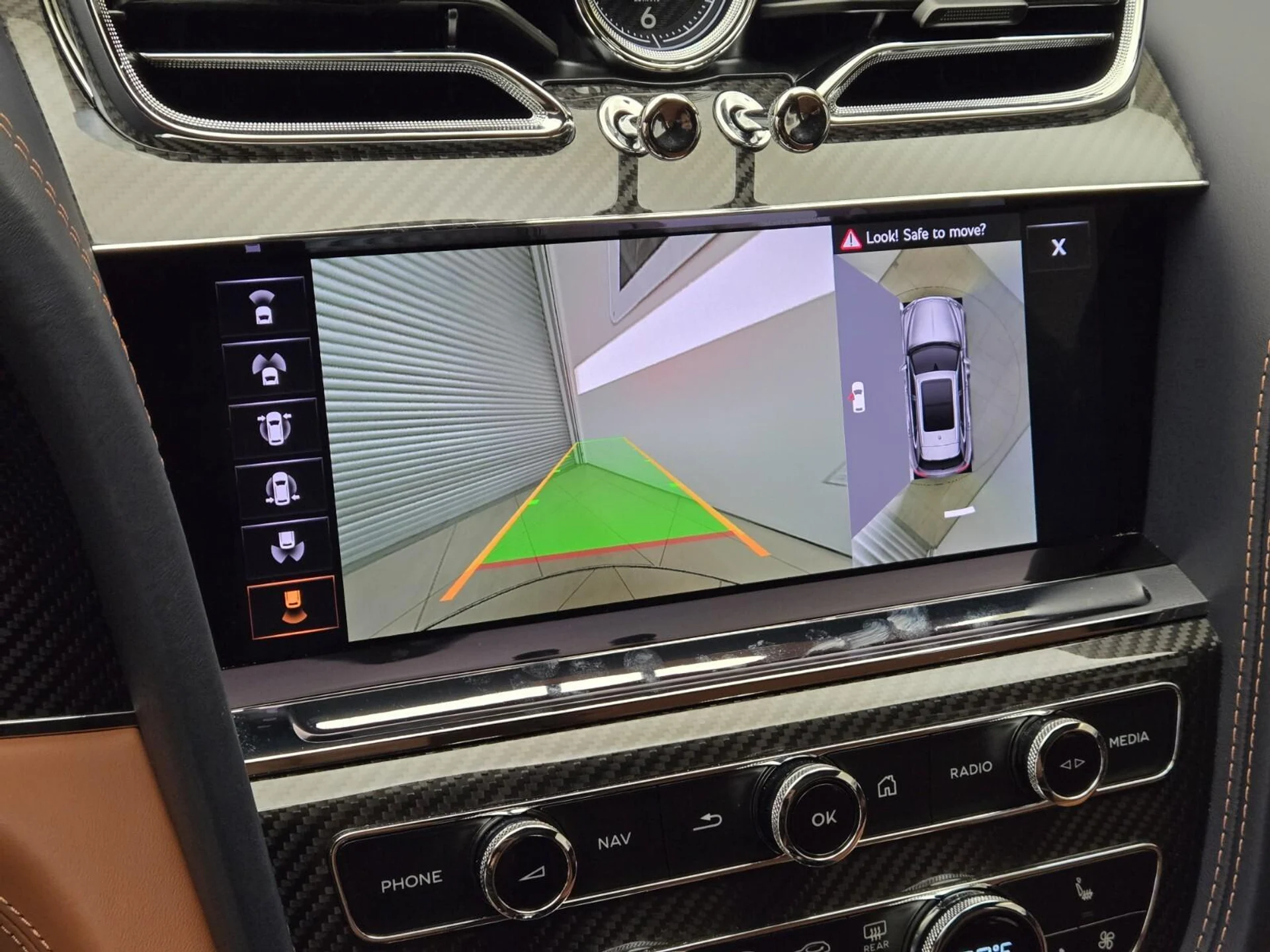 mph035_2293046883_Used_2022_Bentley_Bentayga_V8_1770273856_8afb2c0720