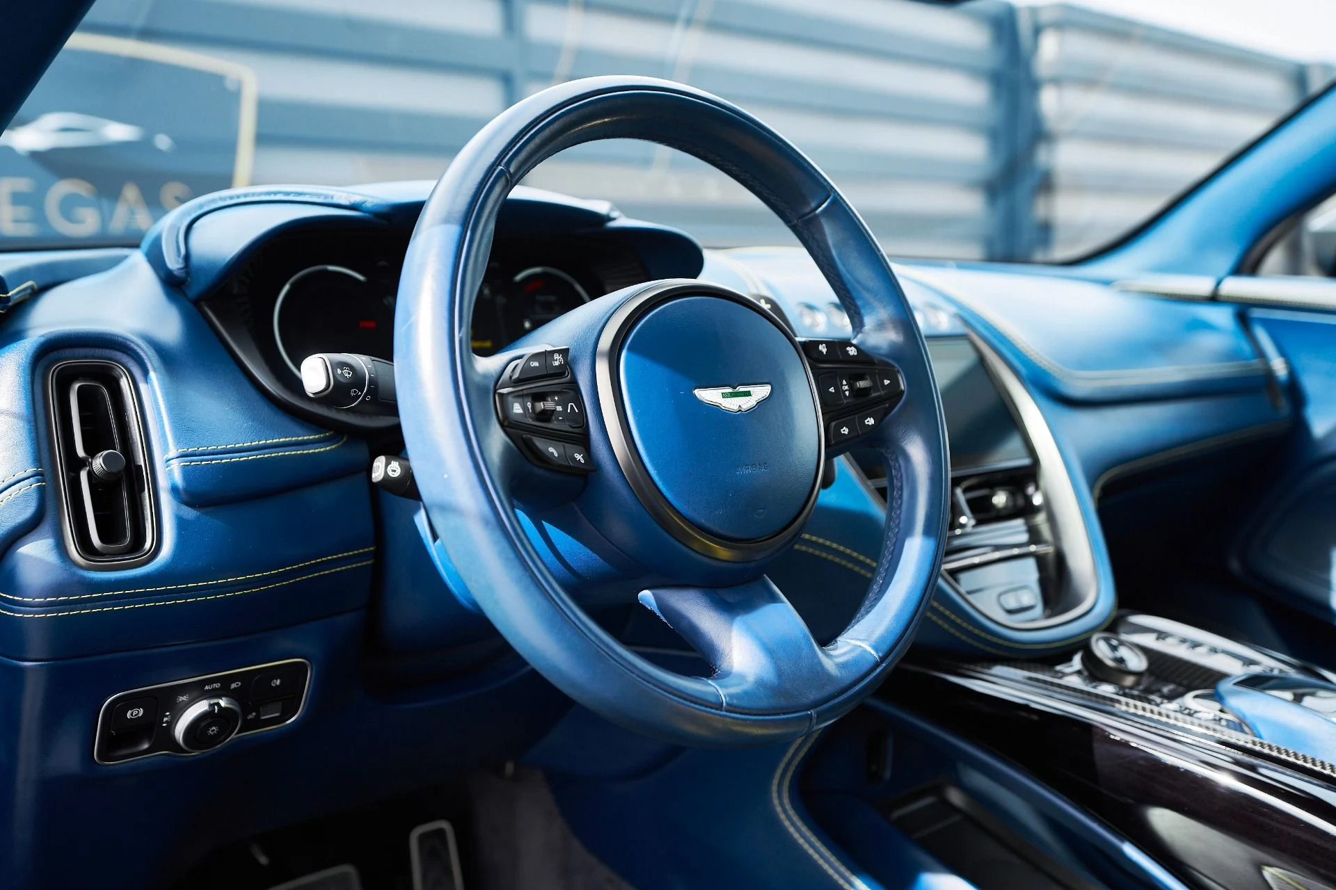 mph035_2296240484_Used_2023_Aston_Martin_DBX_707_1762900360_2c9ef4b946