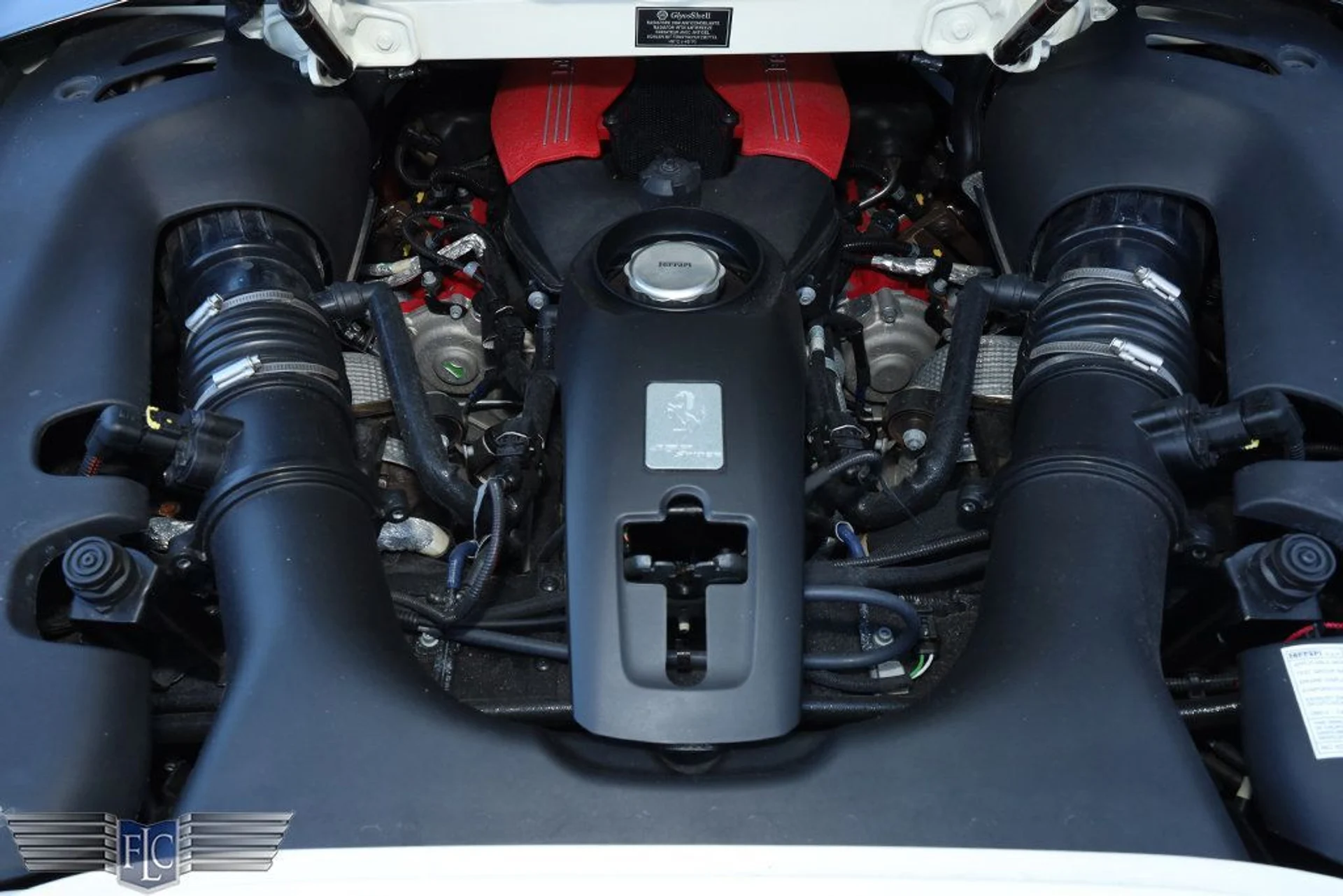 mph035_2303122407_used_2018_ferrari_488_spider_convertible_6305_22970596_36_1024_d3f41132f0