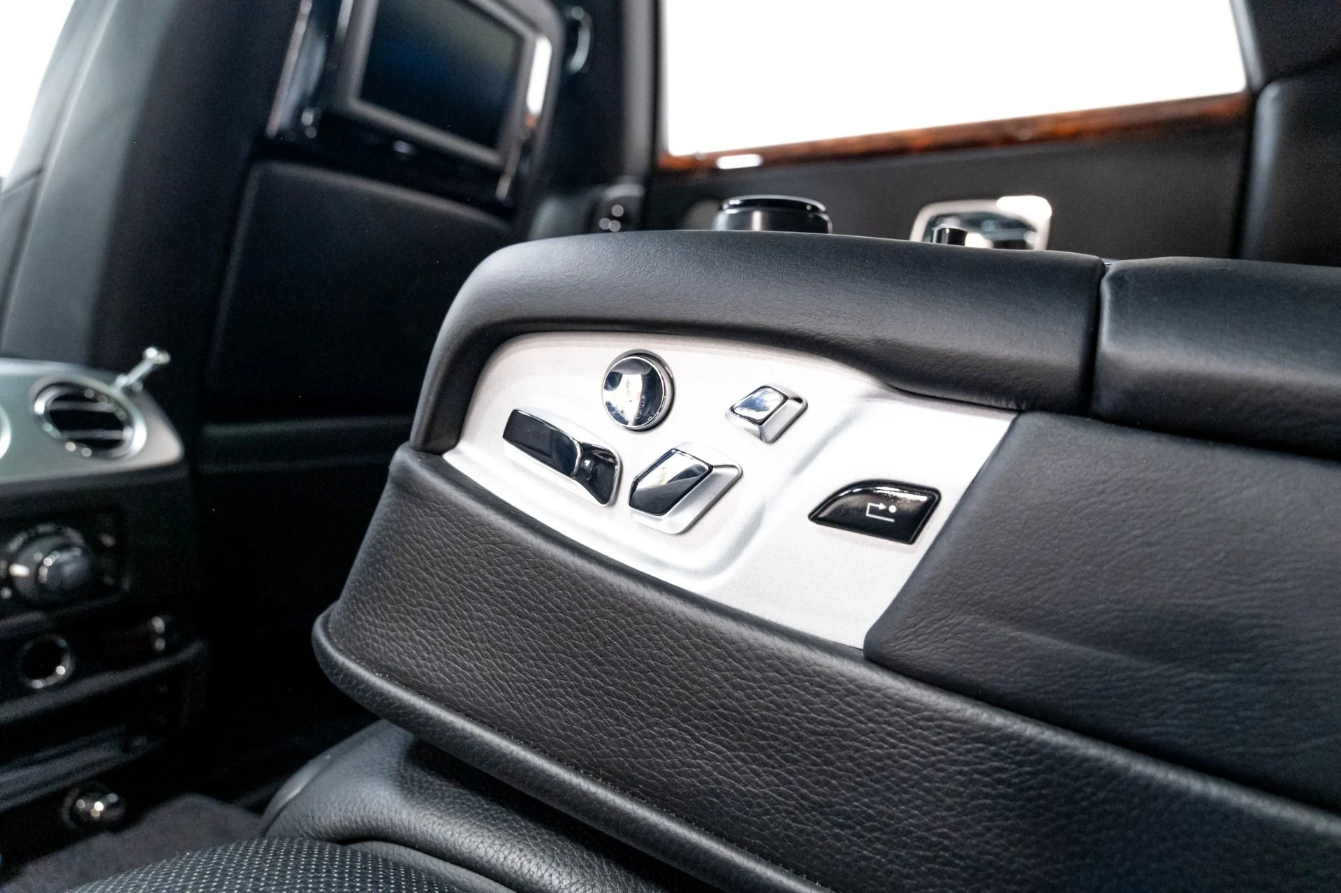 mph035_2306038567_Used_2012_Rolls_Royce_Ghost_1778014944_7e3bb01596