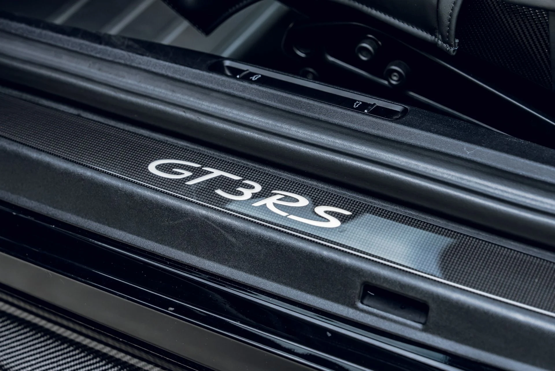 mph035_2307003689_Used_2019_Porsche_911_GT_3_RS_1783617074_ca7114b617