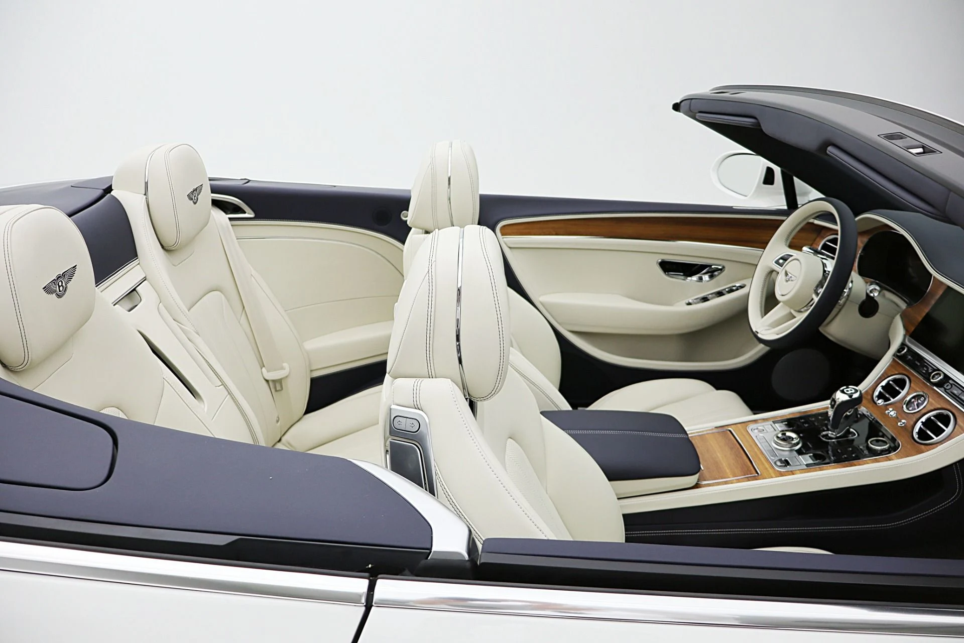 mph035_2323190160_New_2026_Bentley_Continental_GTC_392dfd4a0f