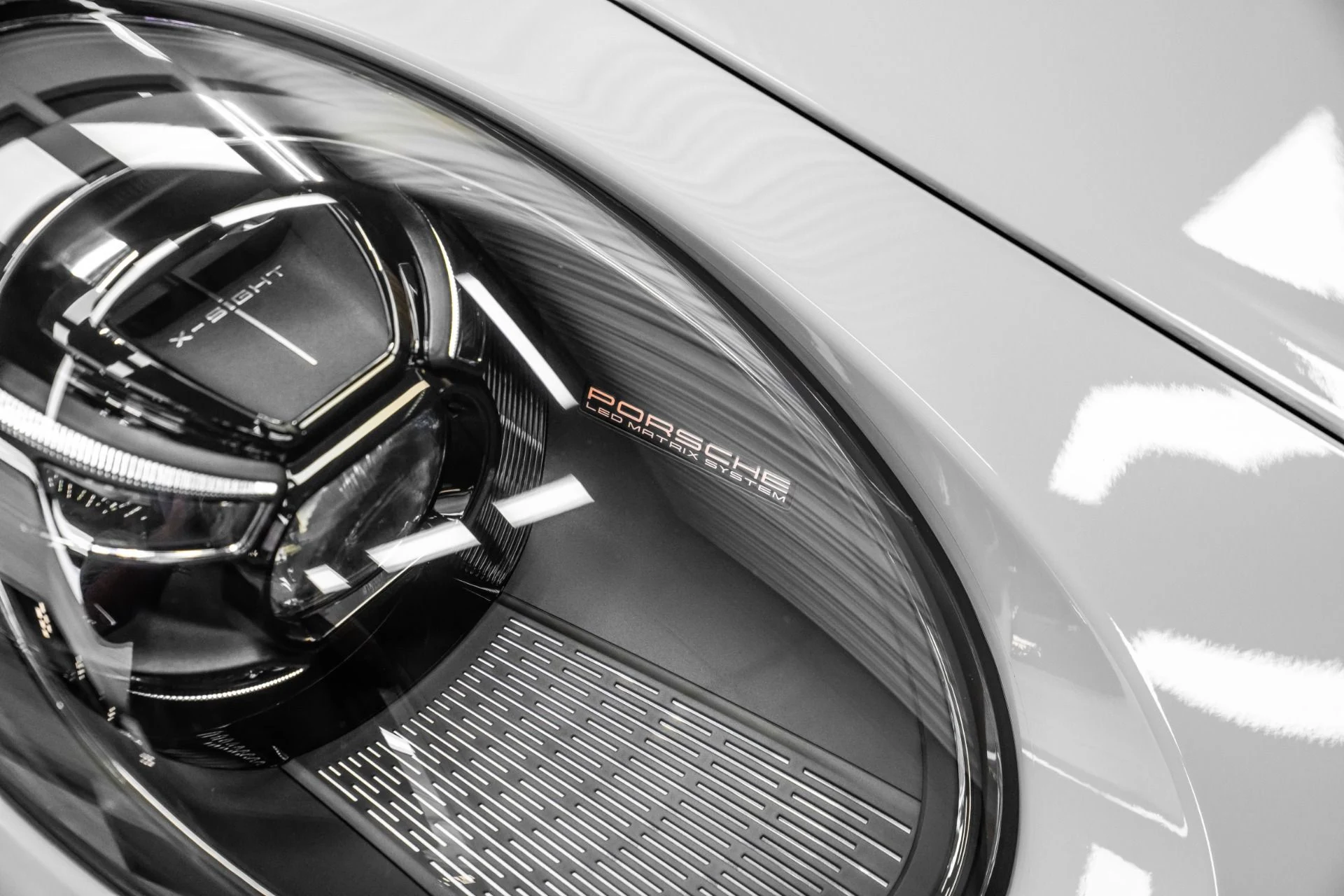 mph035_2330262386_Used_2024_Porsche_911_GT_3_Touring_1761943972_1467c459e0