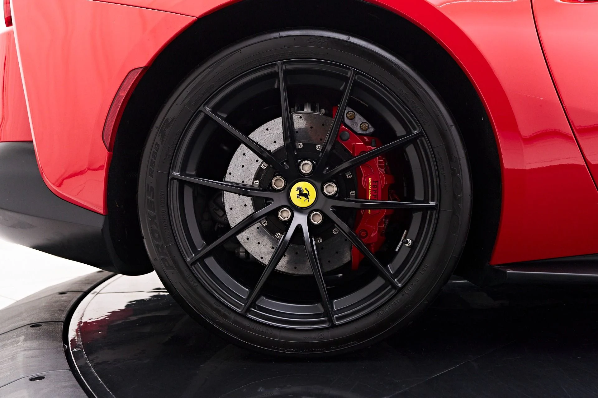 mph035_2330456444_Used_2018_Ferrari_812_Superfast_Base_1749002871_36901fb621