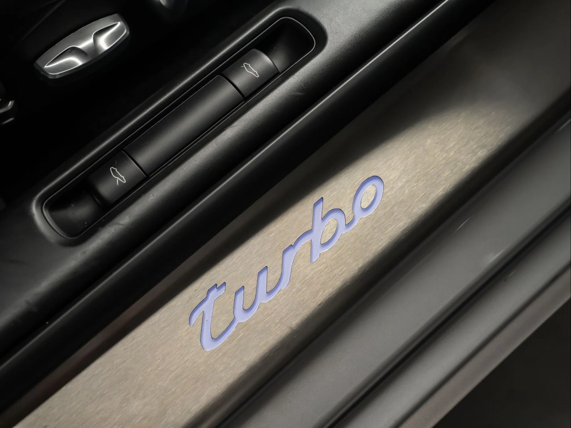 mph035_2330706649_ce7f3541a05db4302c70d26972f4eaf4_a8f710f4e3