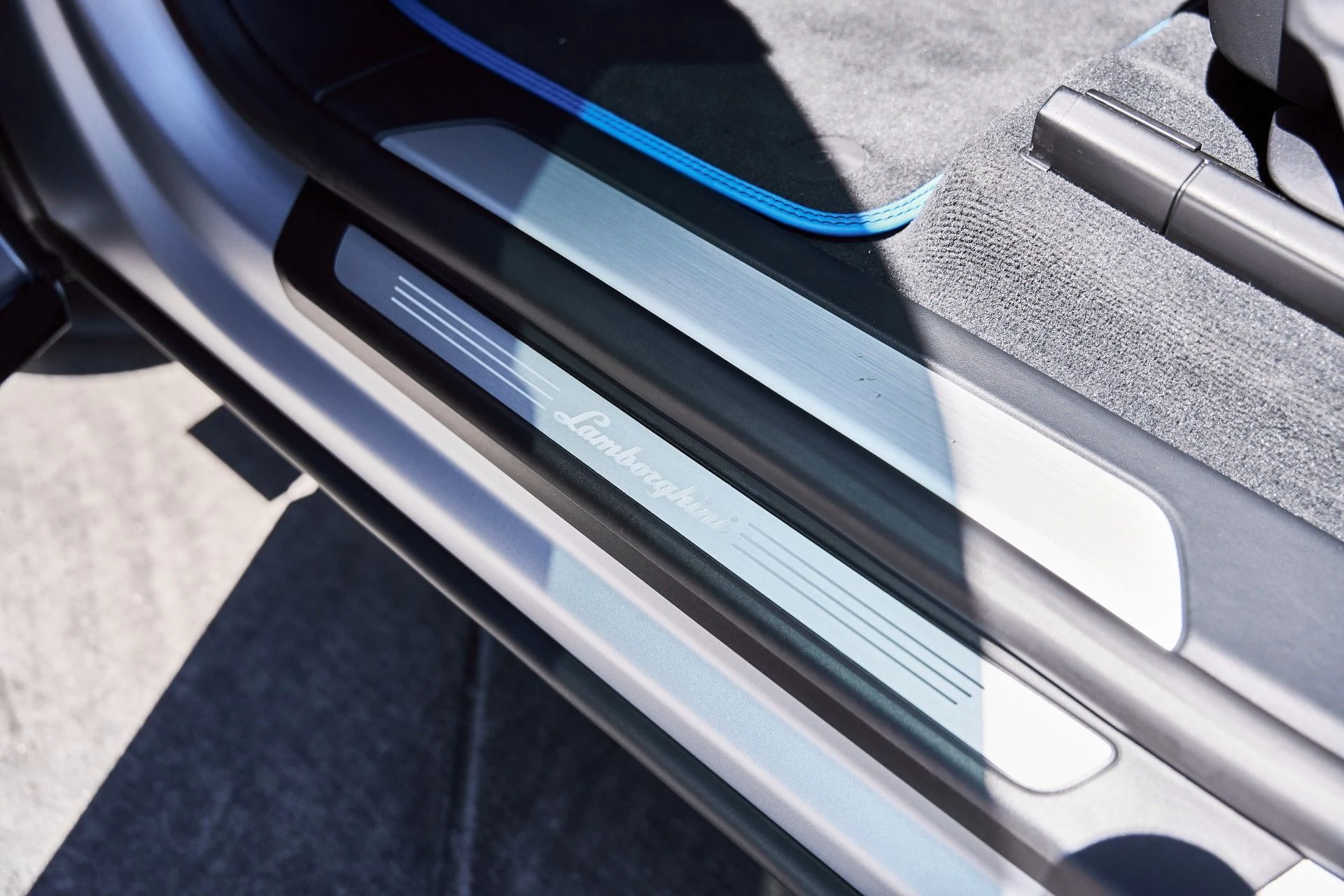 mph035_234088671_Used_2024_Lamborghini_Urus_S_1775866743_27a87f16c2