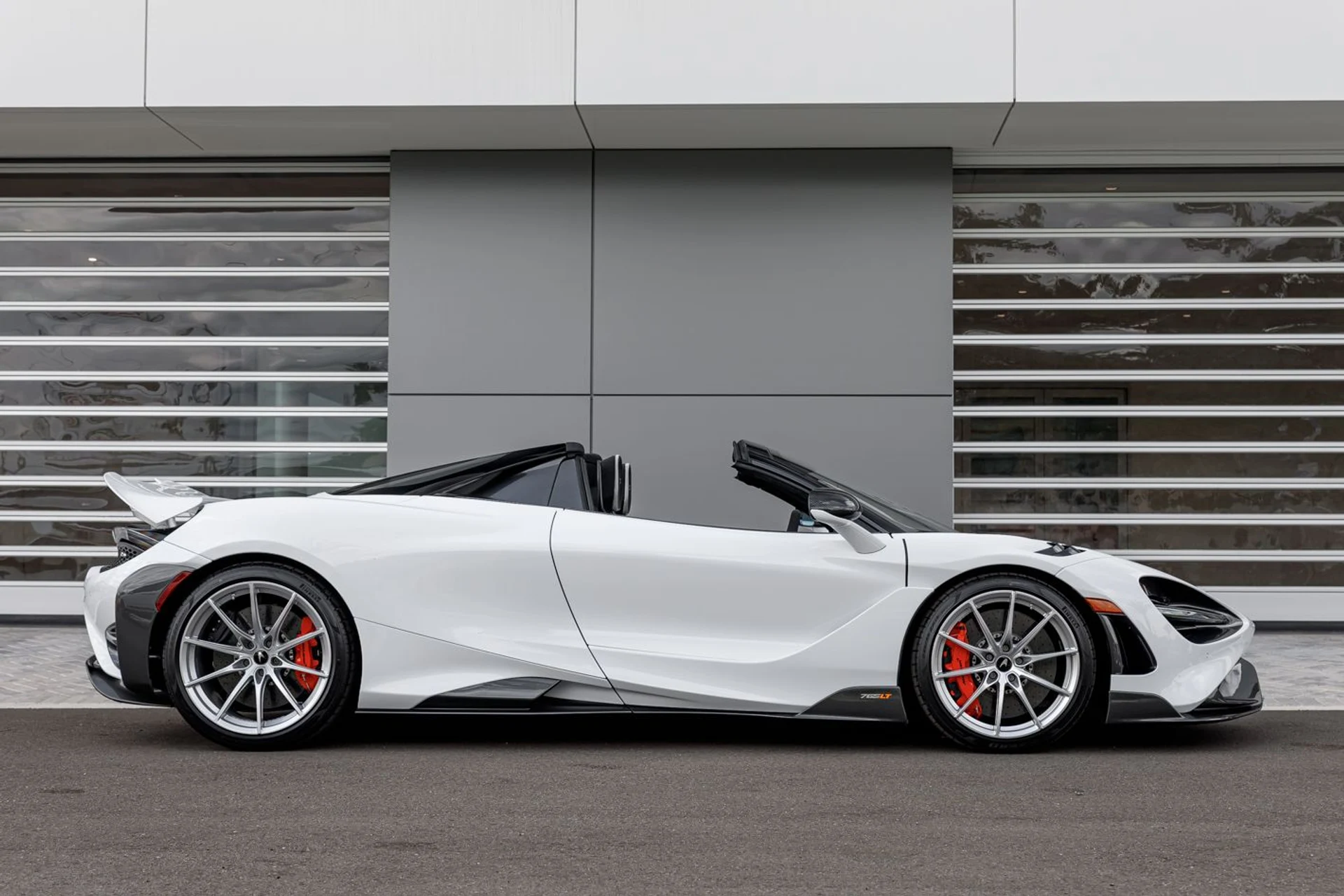 mph035_2345445113_Used_2022_Mc_Laren_765_LT_Spider_53b89c251d