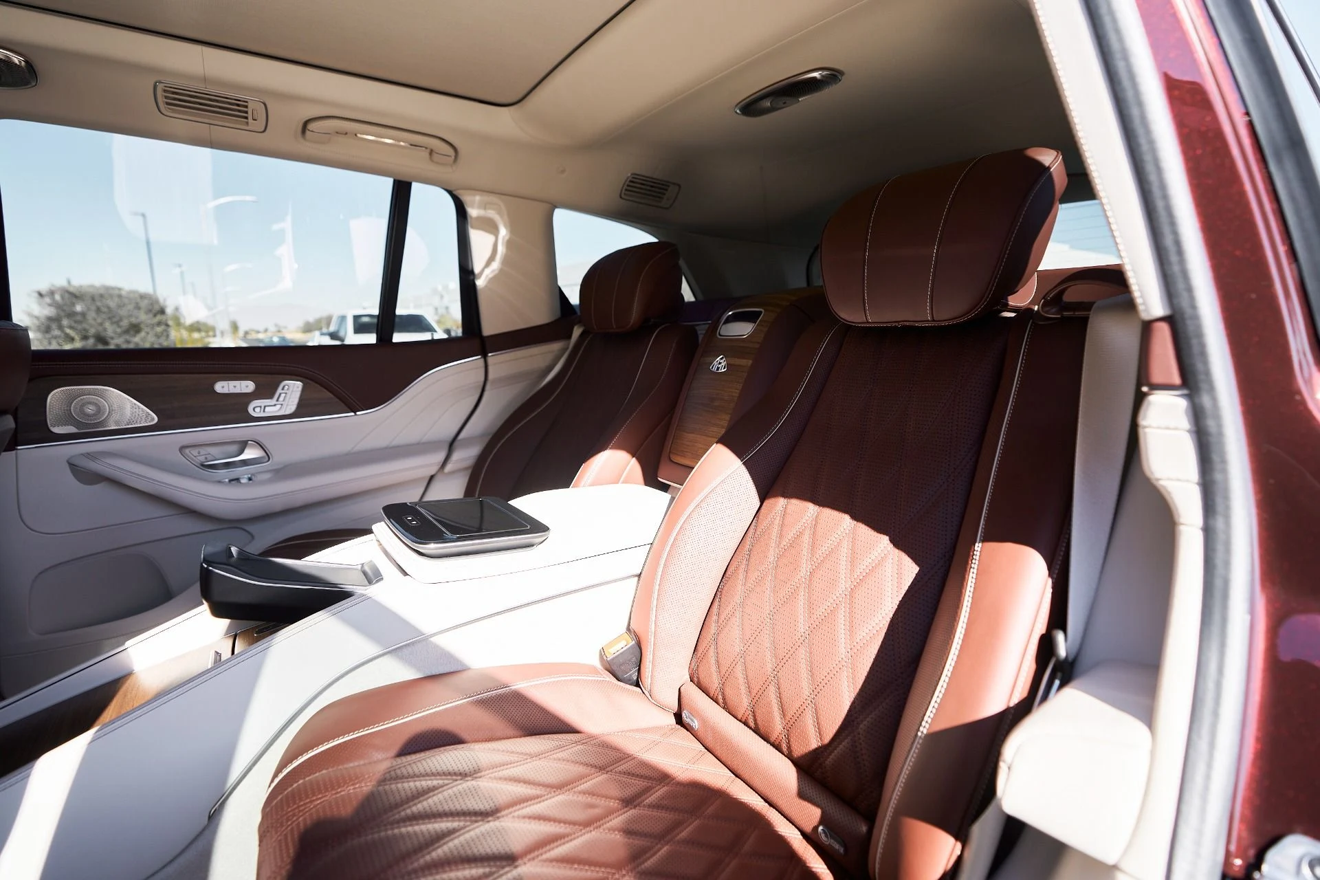 mph035_2357228945_Used_2024_Mercedes_Benz_GLS_Maybach_GLS_600_1762306367_2209001704