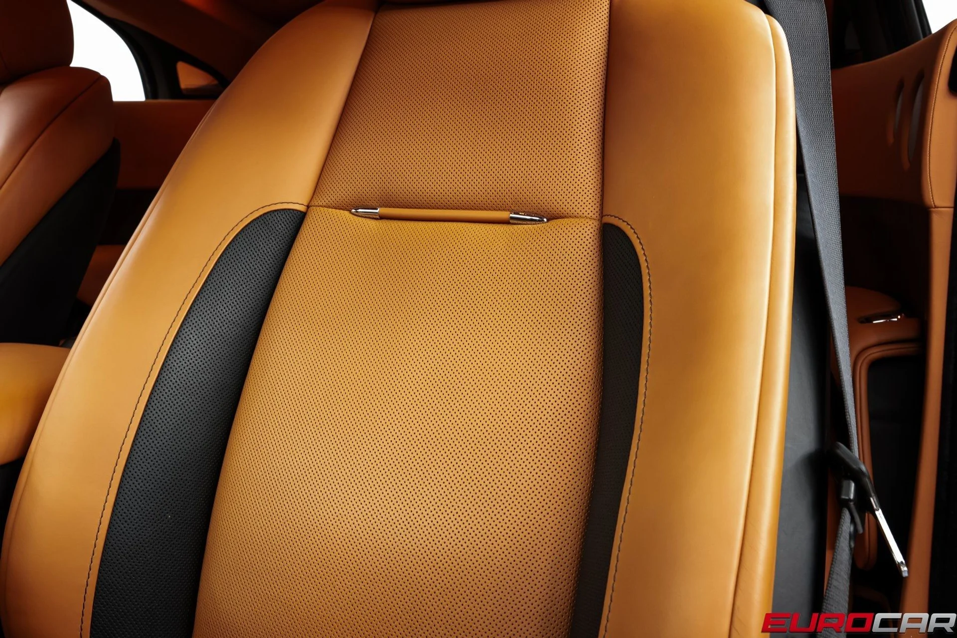 mph035_2366545547_image_36_4906df41c4