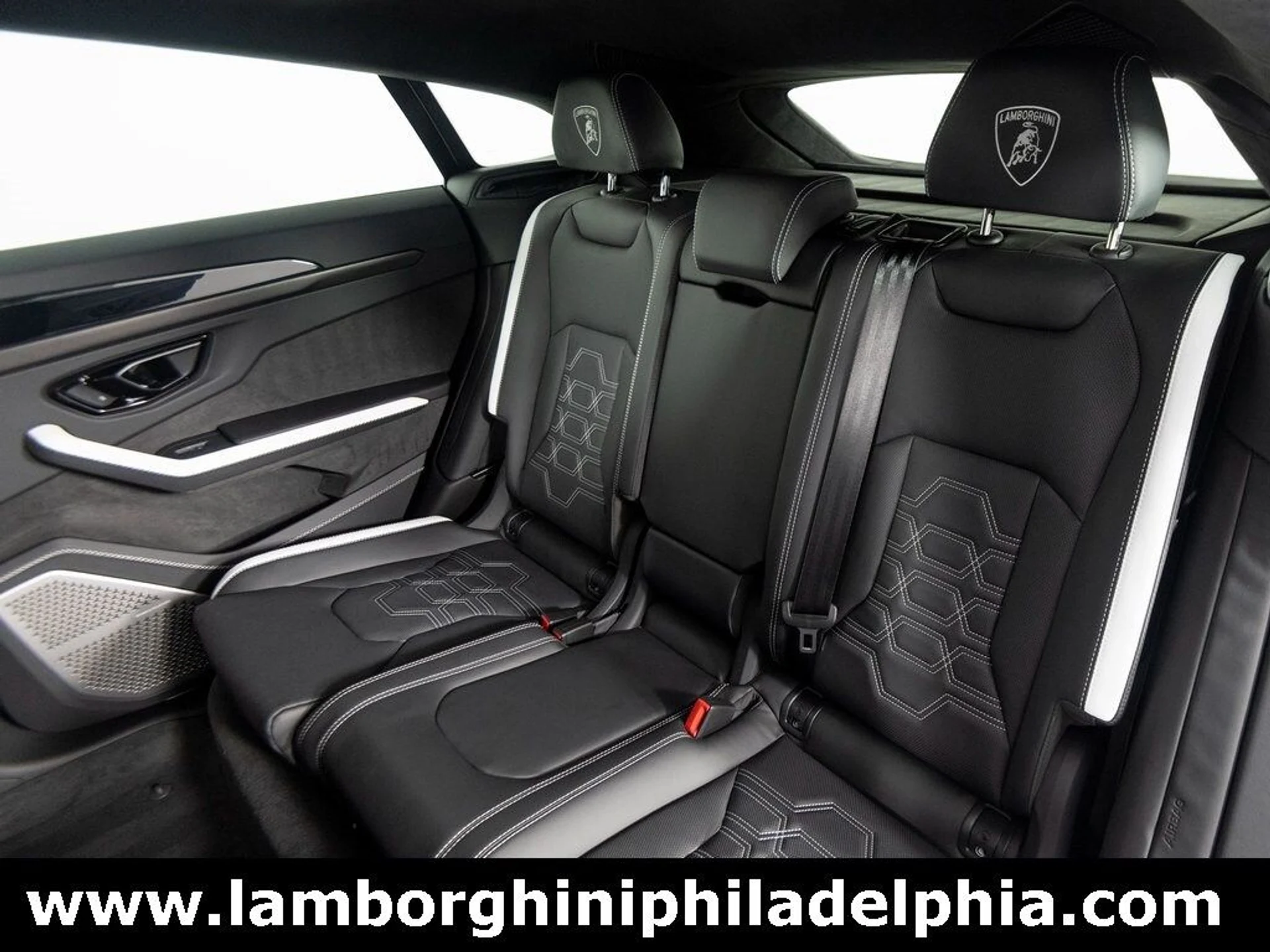 mph035_236684027_34f4a8341708d78de1a29271ad978135x_9f51bead3d