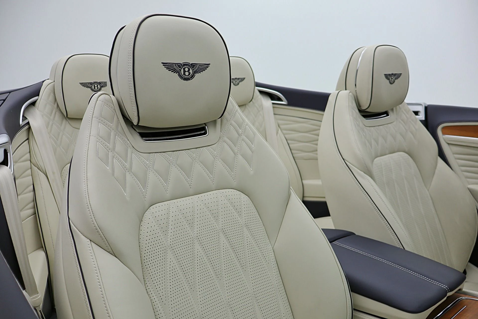 mph035_2372492590_Used_2024_Bentley_Continental_GTC_Azure_V8_LEASE_OPTIONS_AVAILABLE_386803968f