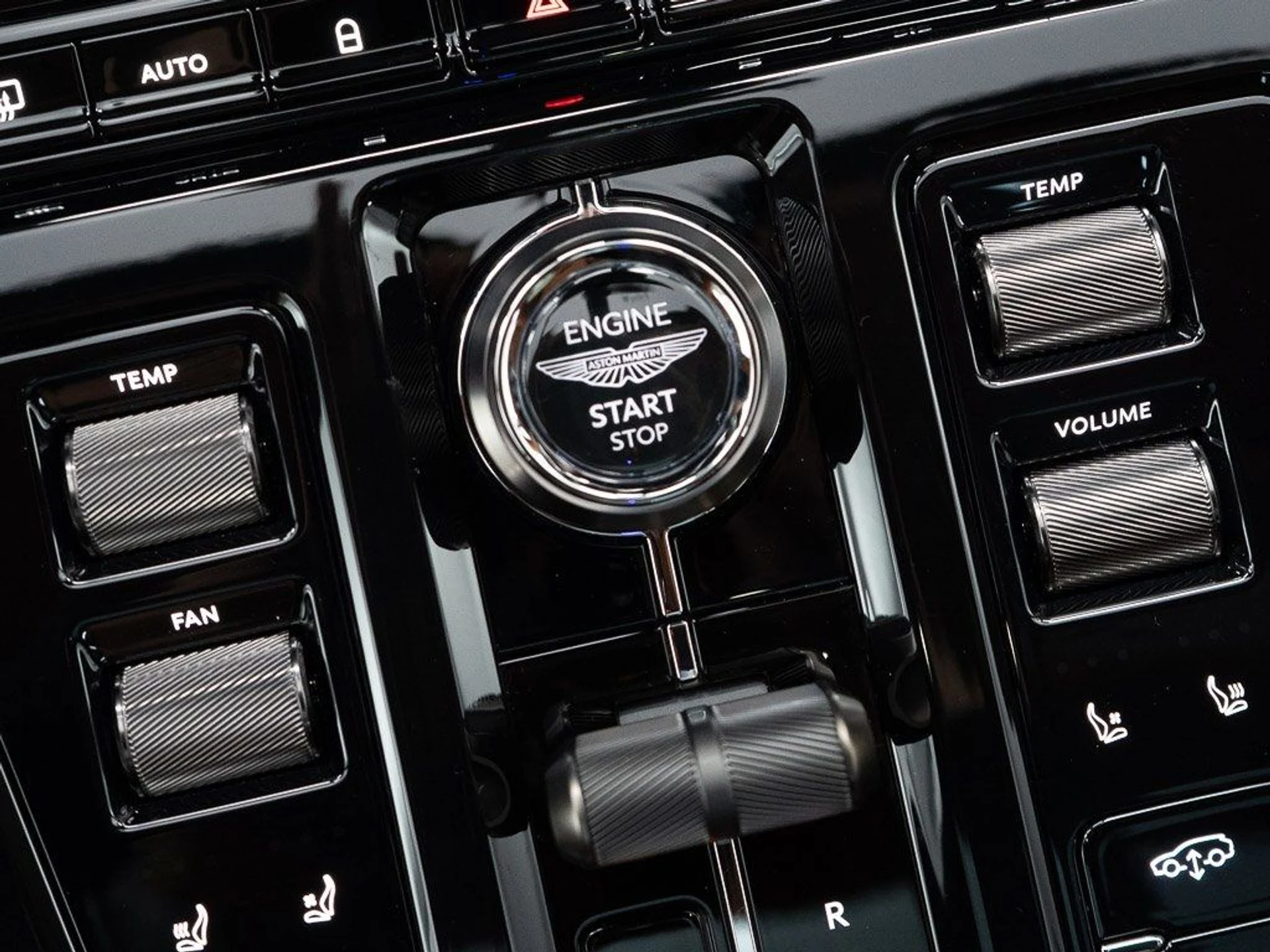 mph035_2372658950_80f1b1eafd570feea9840e4a4ec9d148_74ac3dbc40