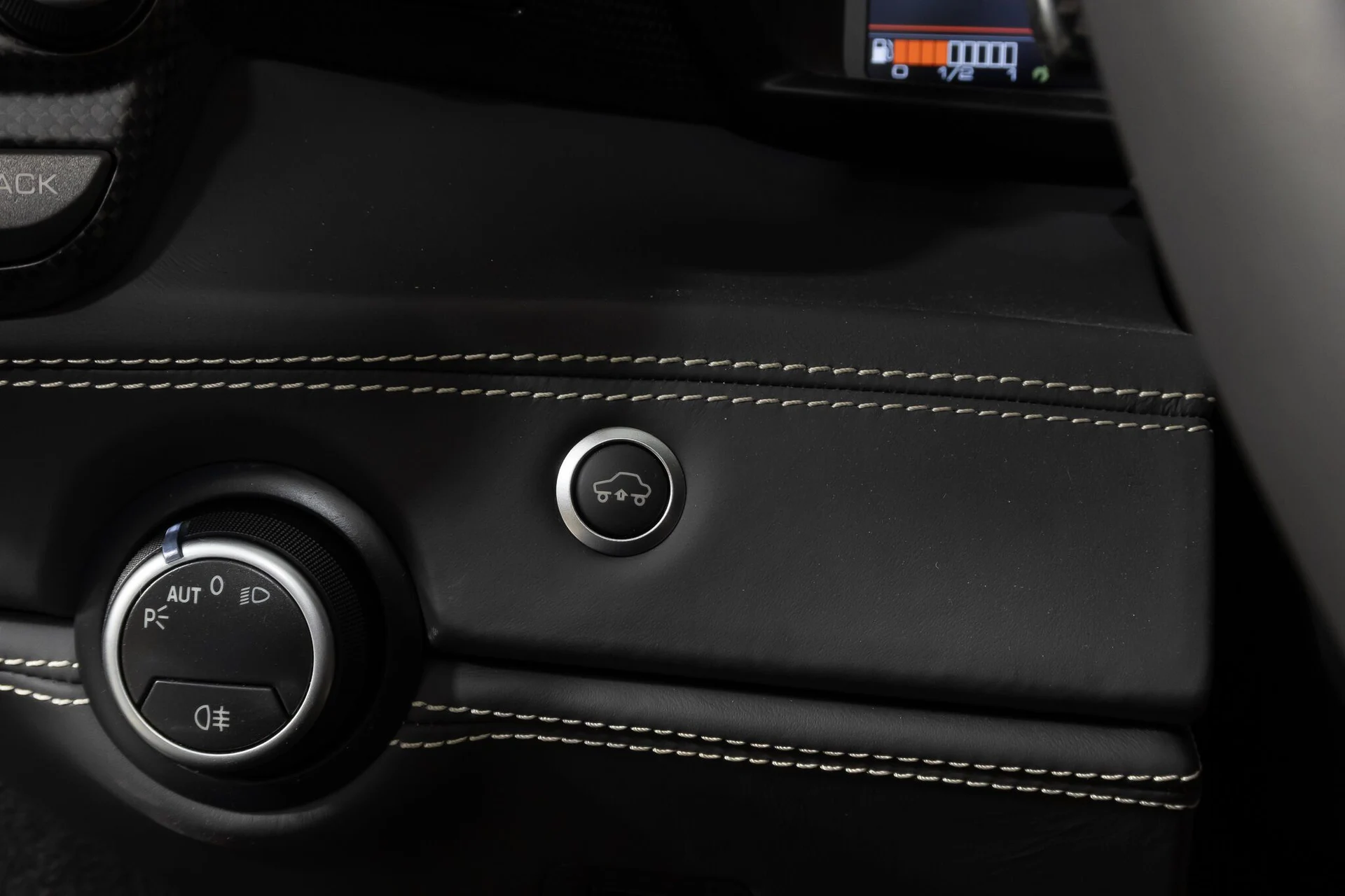 mph035_2387054364_ed37f7852990de3f74b21d57111b165d_674879a46c