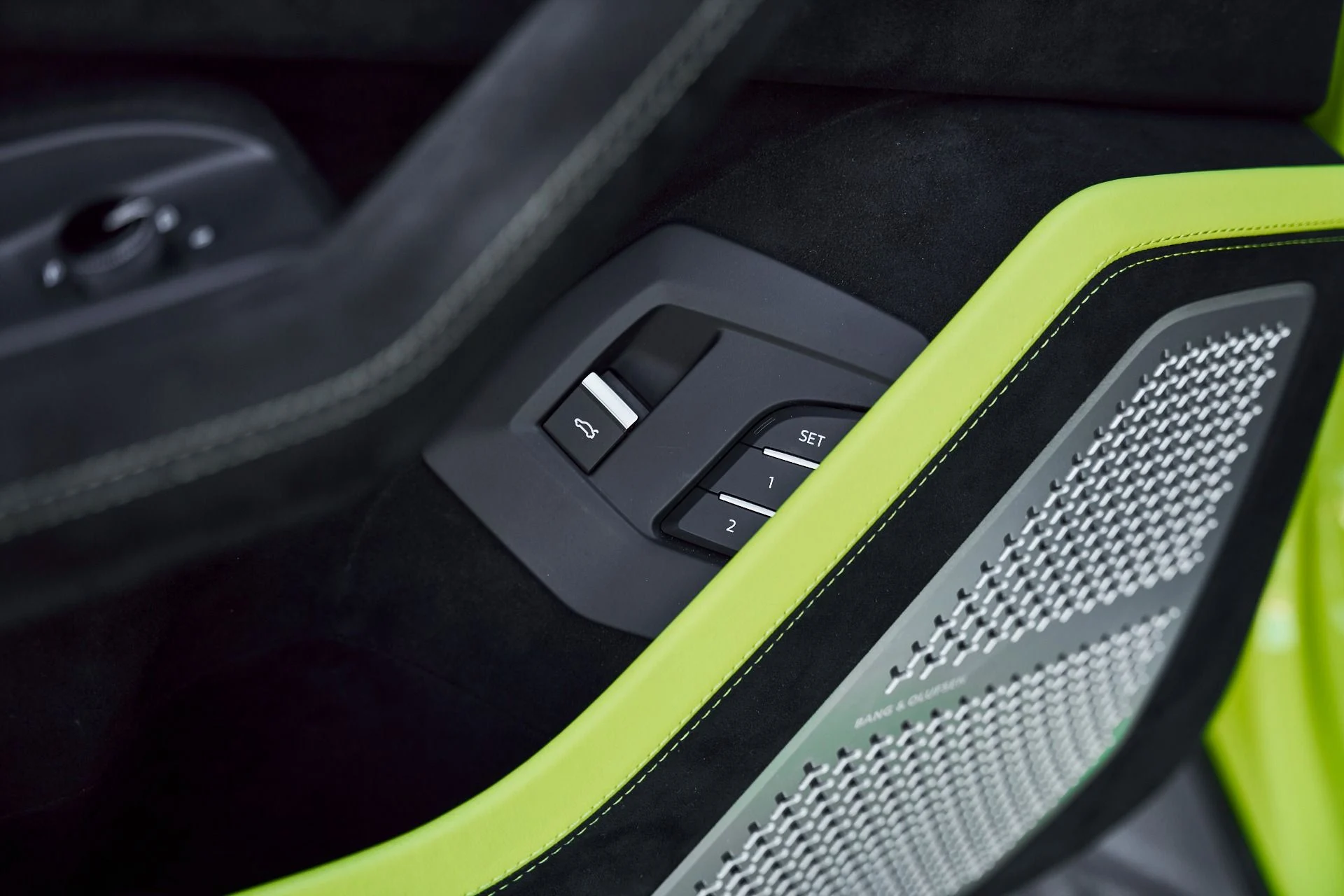 mph035_2391485233_Used_2024_Lamborghini_Urus_Performante_1771724628_257a735fc0