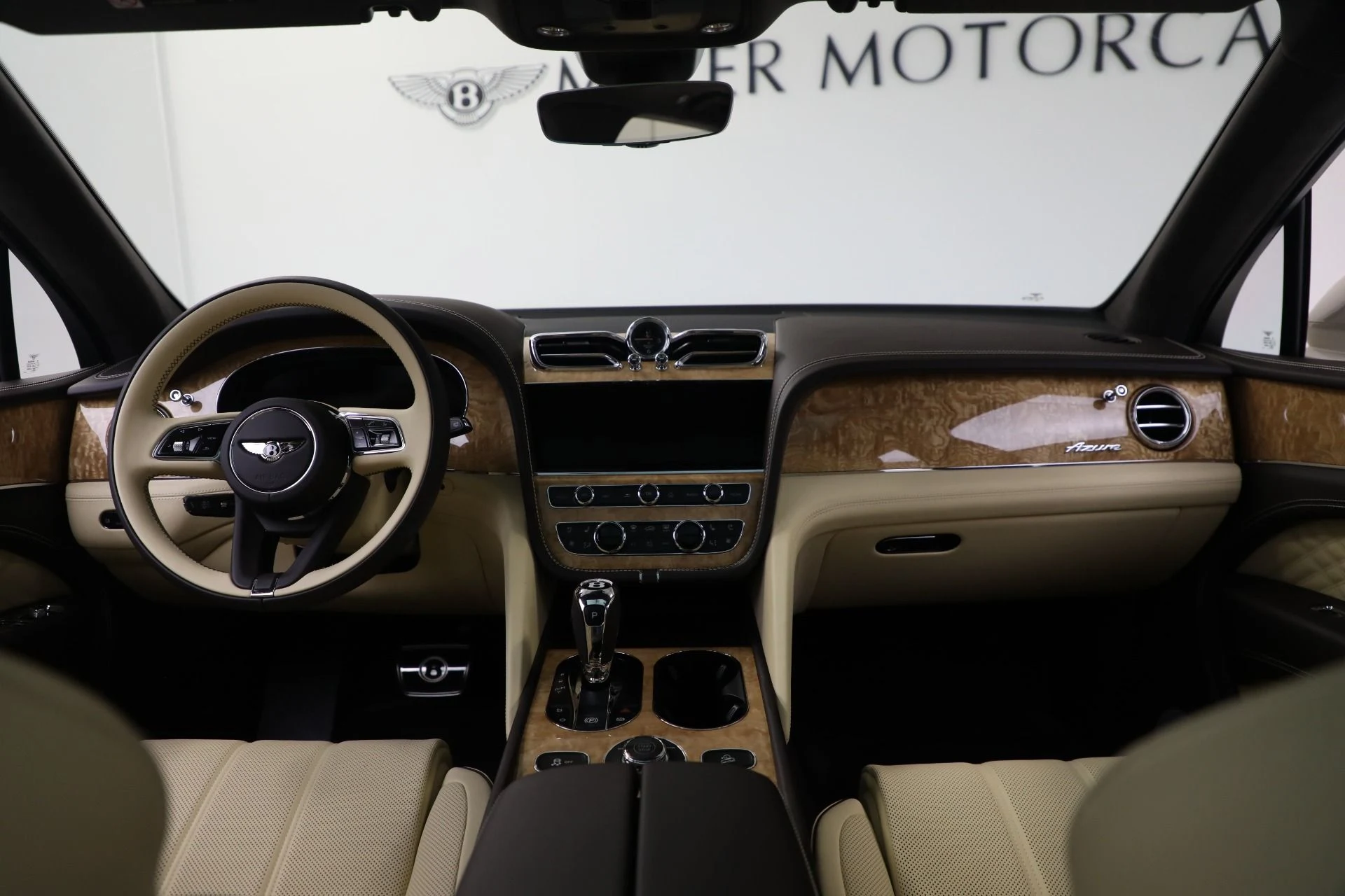mph035_2402612498_New_2025_Bentley_Bentayga_Azure_V8_72dcaa077e
