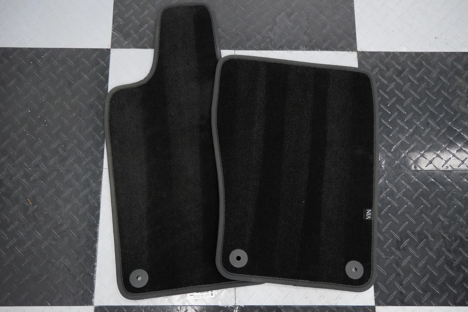 mph035_2403409486_Used_2020_Aston_Martin_Vantage_Twin_Turbo_V8_Comfort_Collection_Beautiful_Inside_and_Out_1769203114_0021d75476