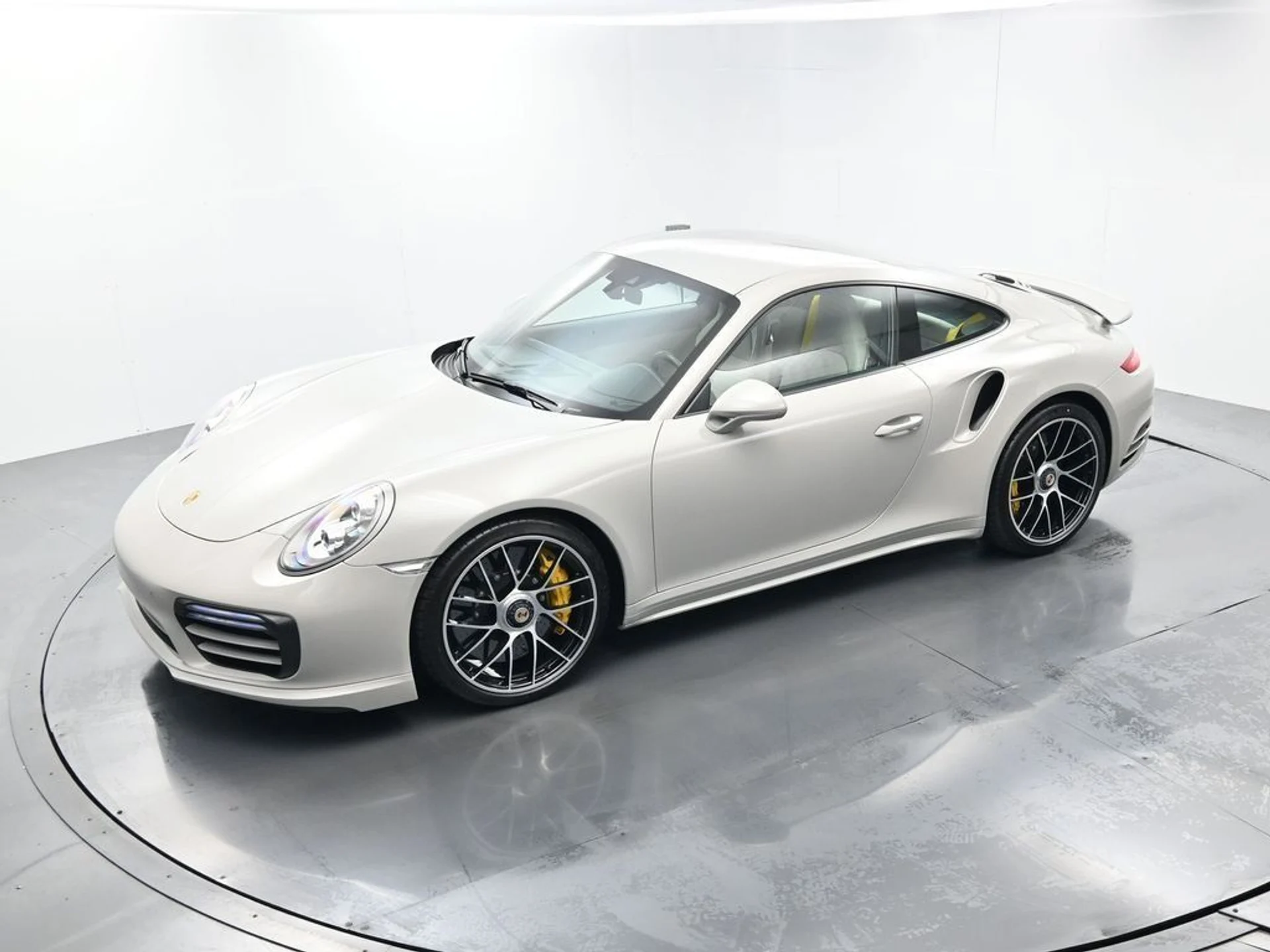 mph035_2408714227_eef953211e9d36260f3ca4c542d65660_14f7640082