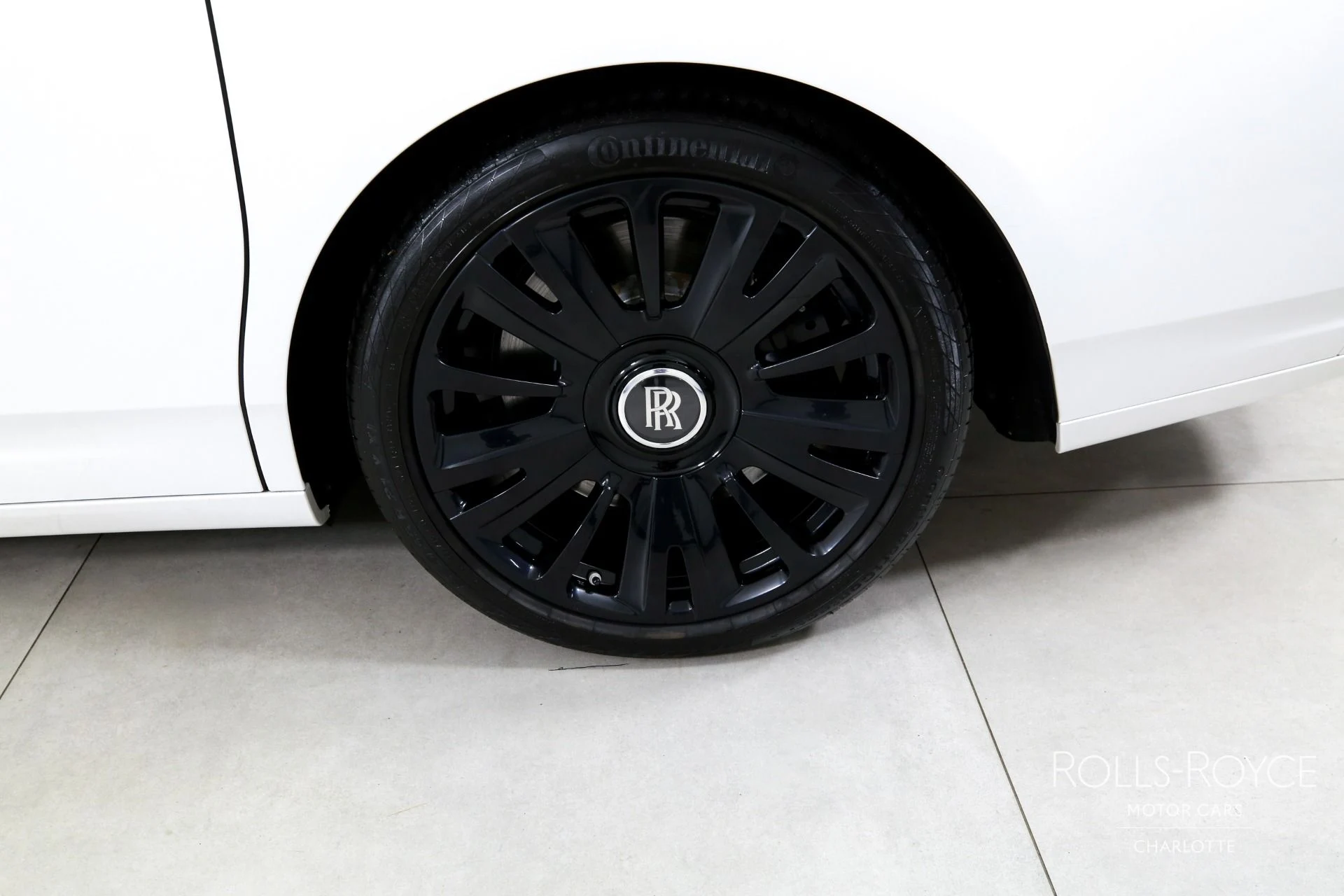 mph035_2409943619_Used_2019_Rolls_Royce_Ghost_1783112154_80c742610f
