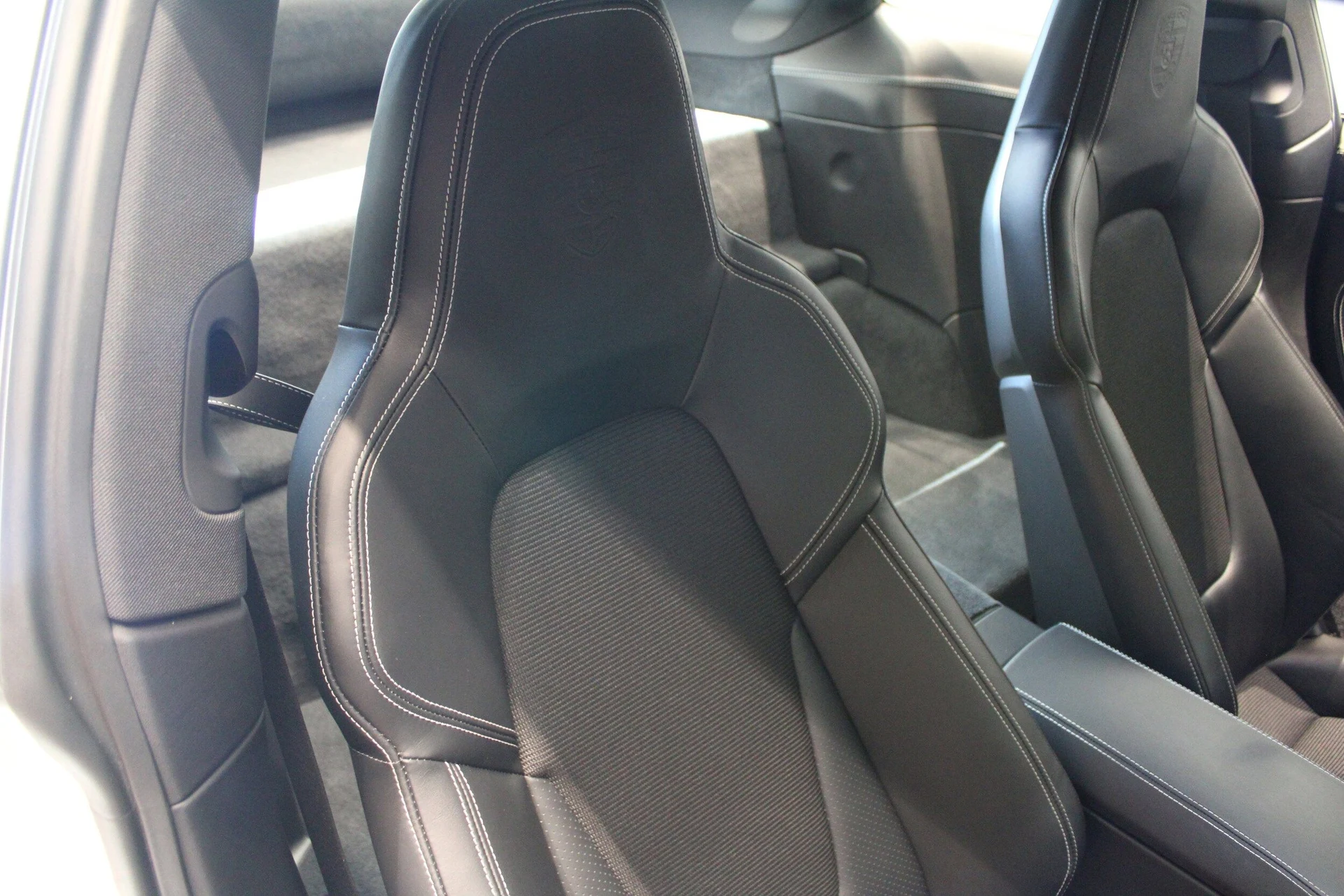 mph035_2421752100_8b35869ca9d2357c2d437cb95d046f6fx_2fc708a52d