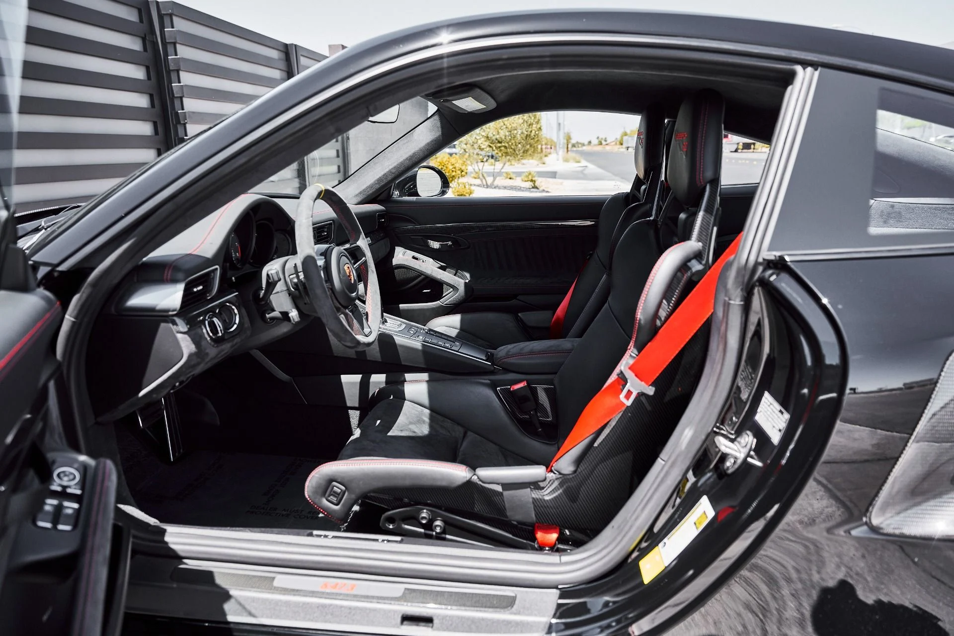 mph035_2428129758_Used_2018_Porsche_911_GT_2_RS_1778880936_08b012014e