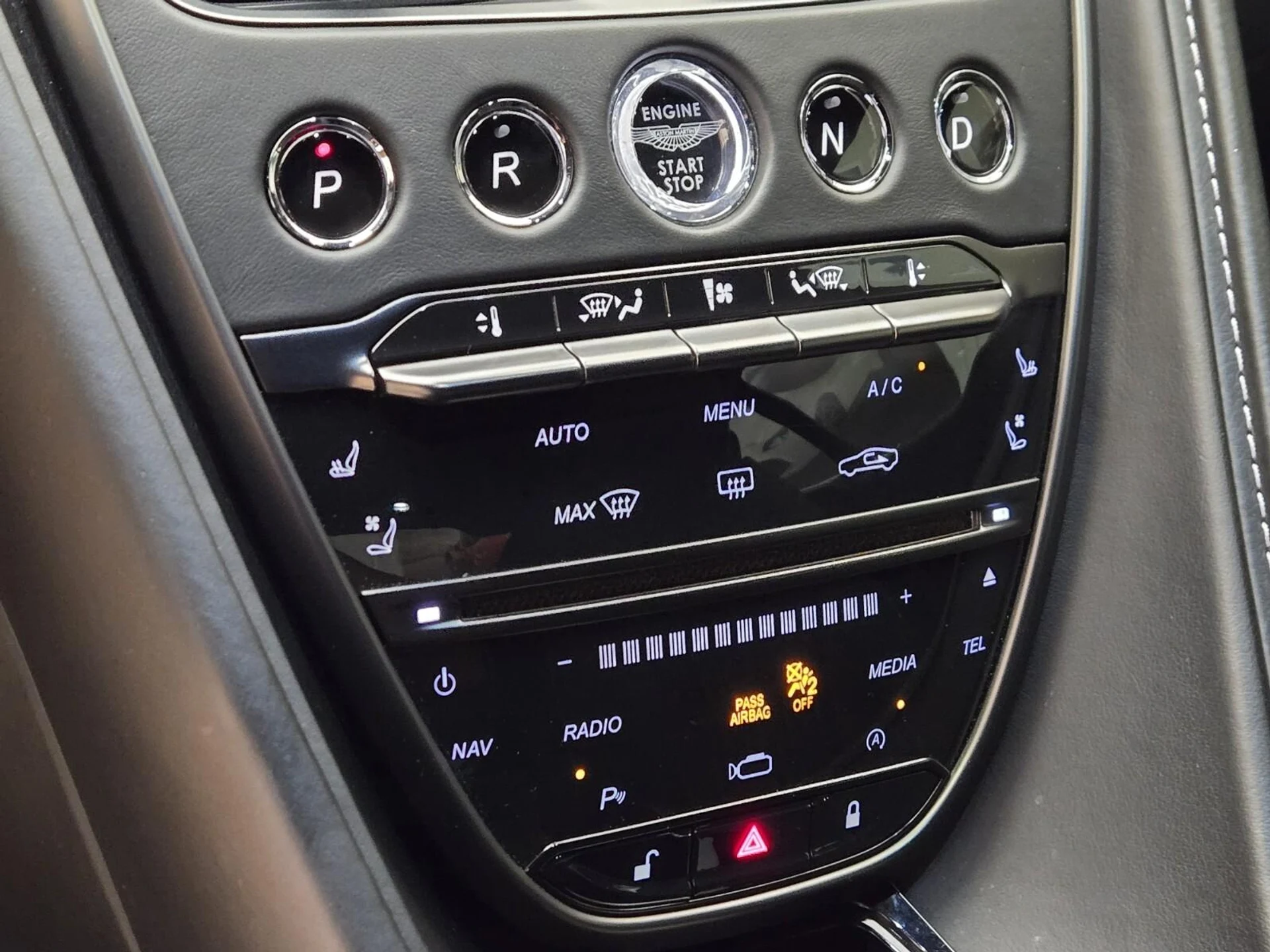 mph035_2428233852_Used_2020_Aston_Martin_DB_11_1727783532_ba4e05adcd