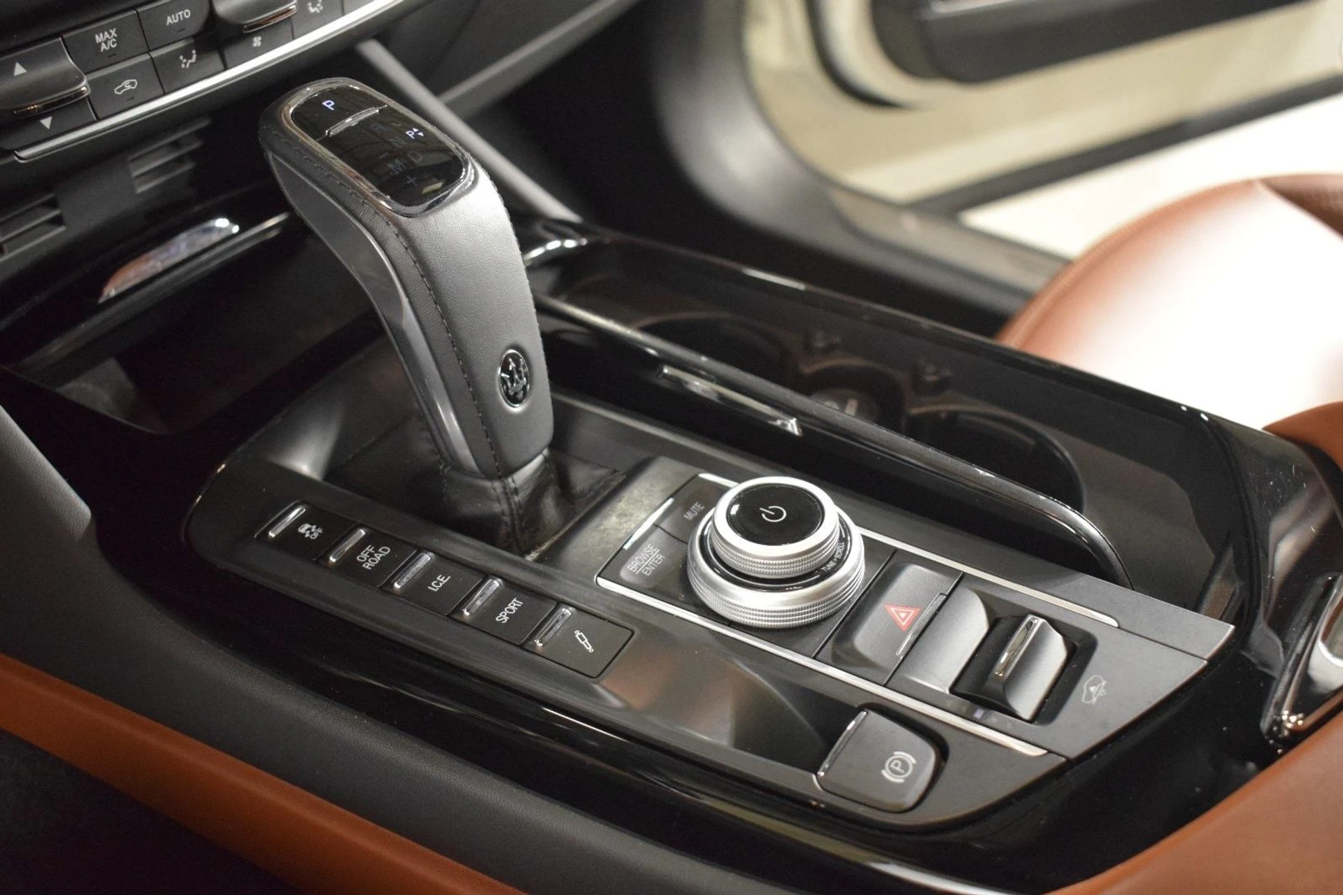 mph035_2428870082_66eae36a76ecacb32179d78048c31a27x_5e25b2b670