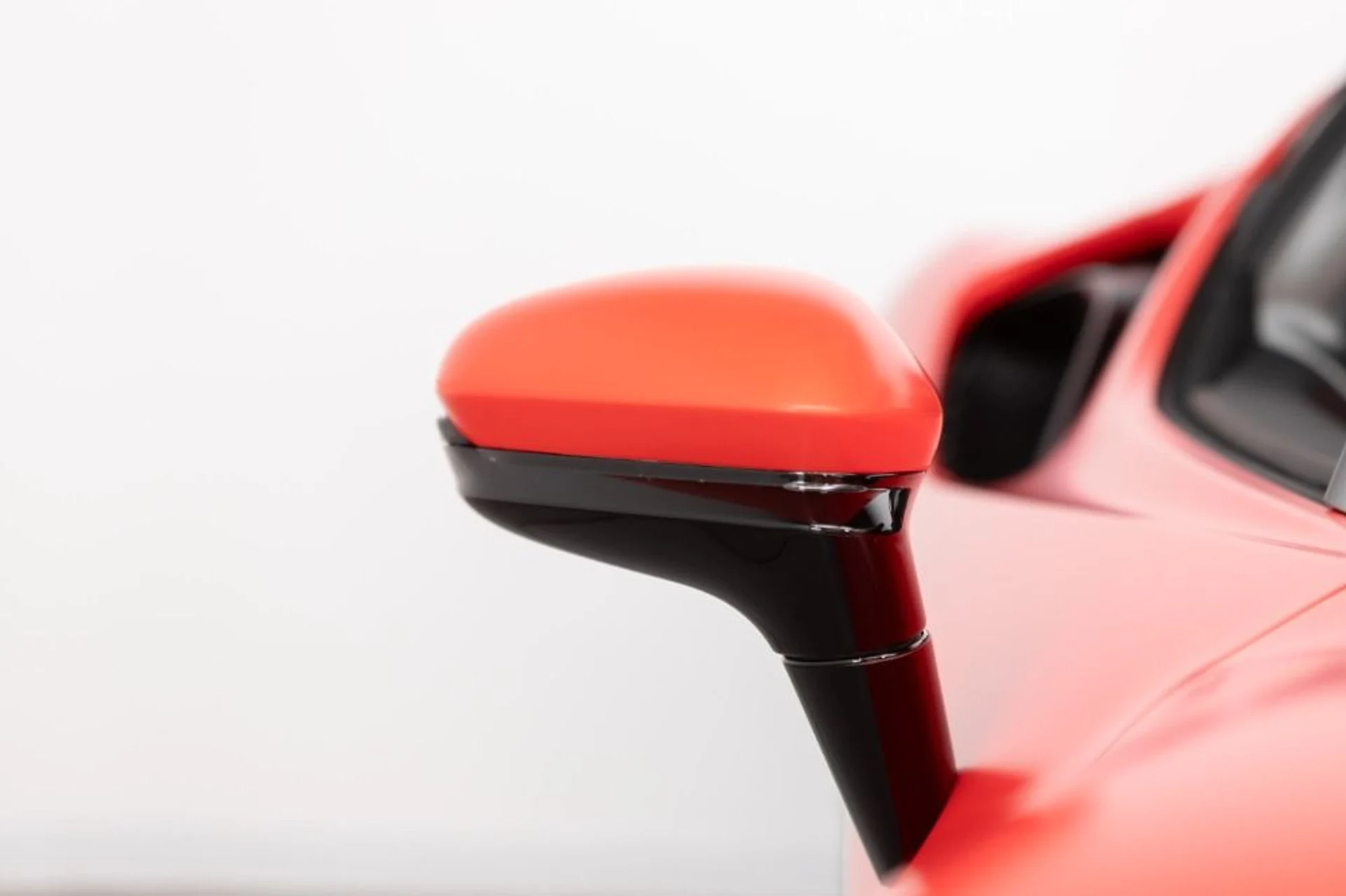 mph035_2436792085_Used_2022_Ferrari_SF_90_Spider_750e198f06