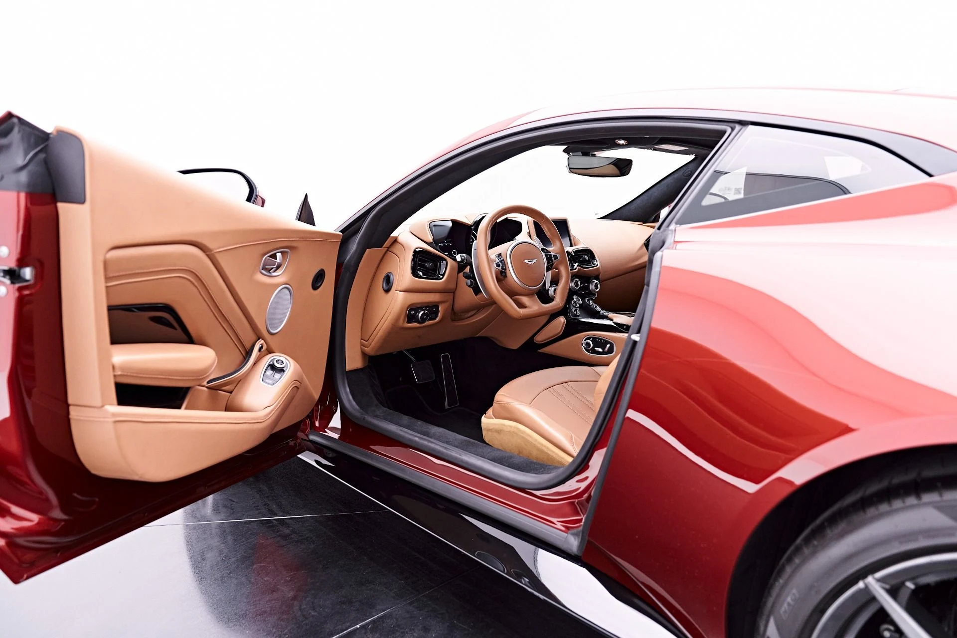 mph035_2444524189_Used_2020_Aston_Martin_Vantage_Base_1777504303_46910294e6