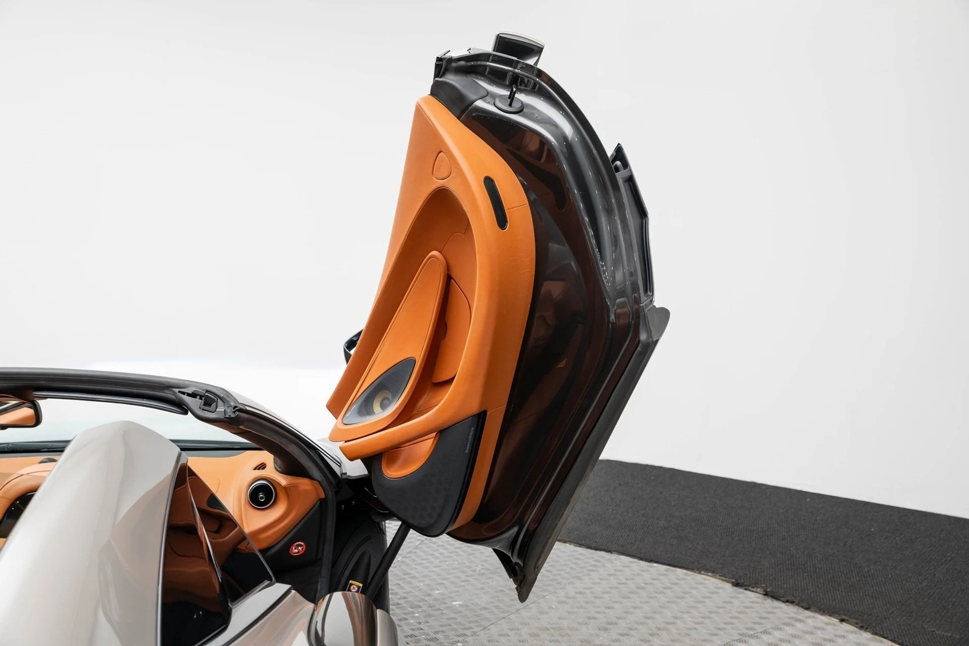 mph035_2465676213_36_b575897cff