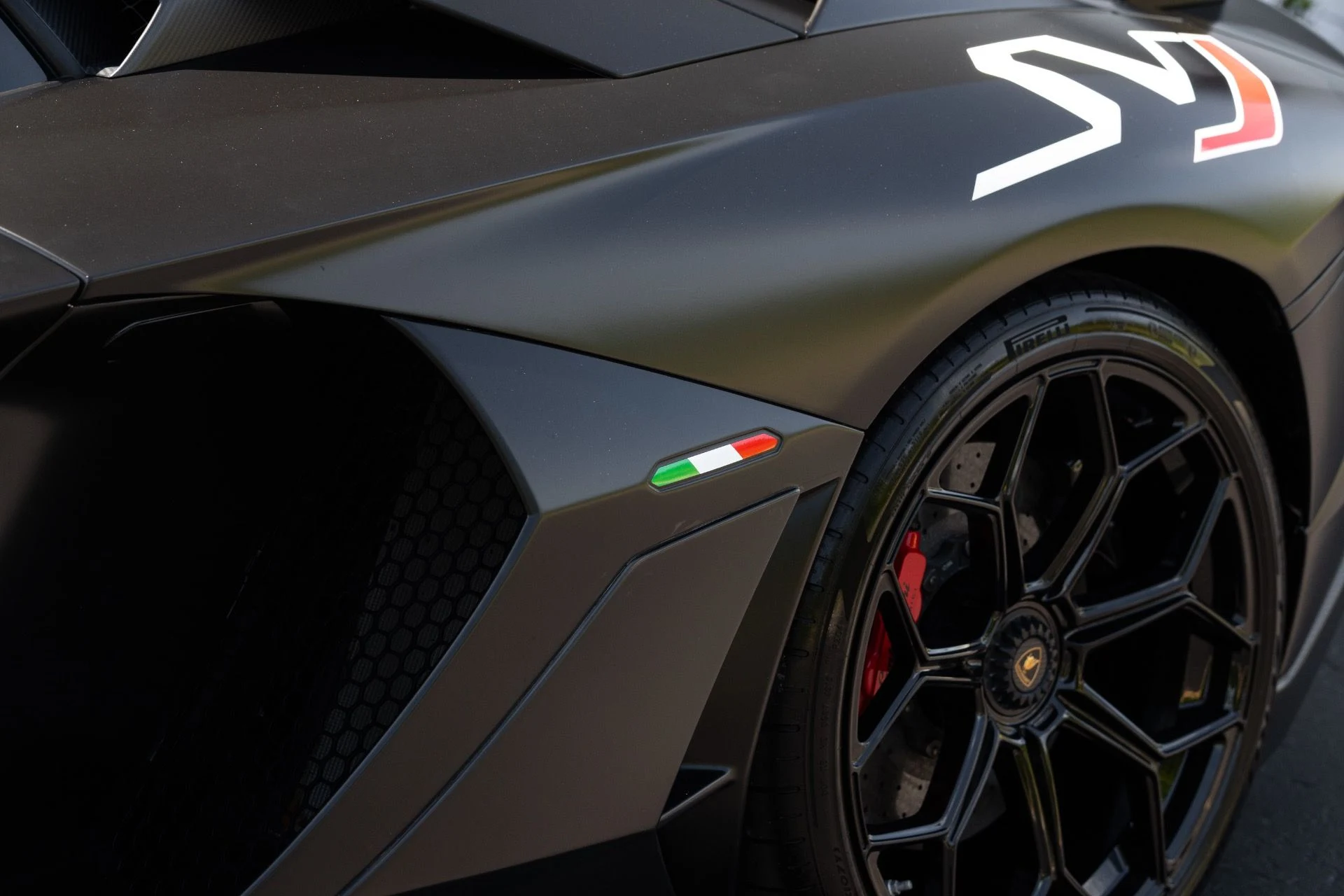 mph035_2469534210_Used_2020_Lamborghini_Aventador_LP_770_4_SVJ_Roadster_1781235752_3ae5de83ba