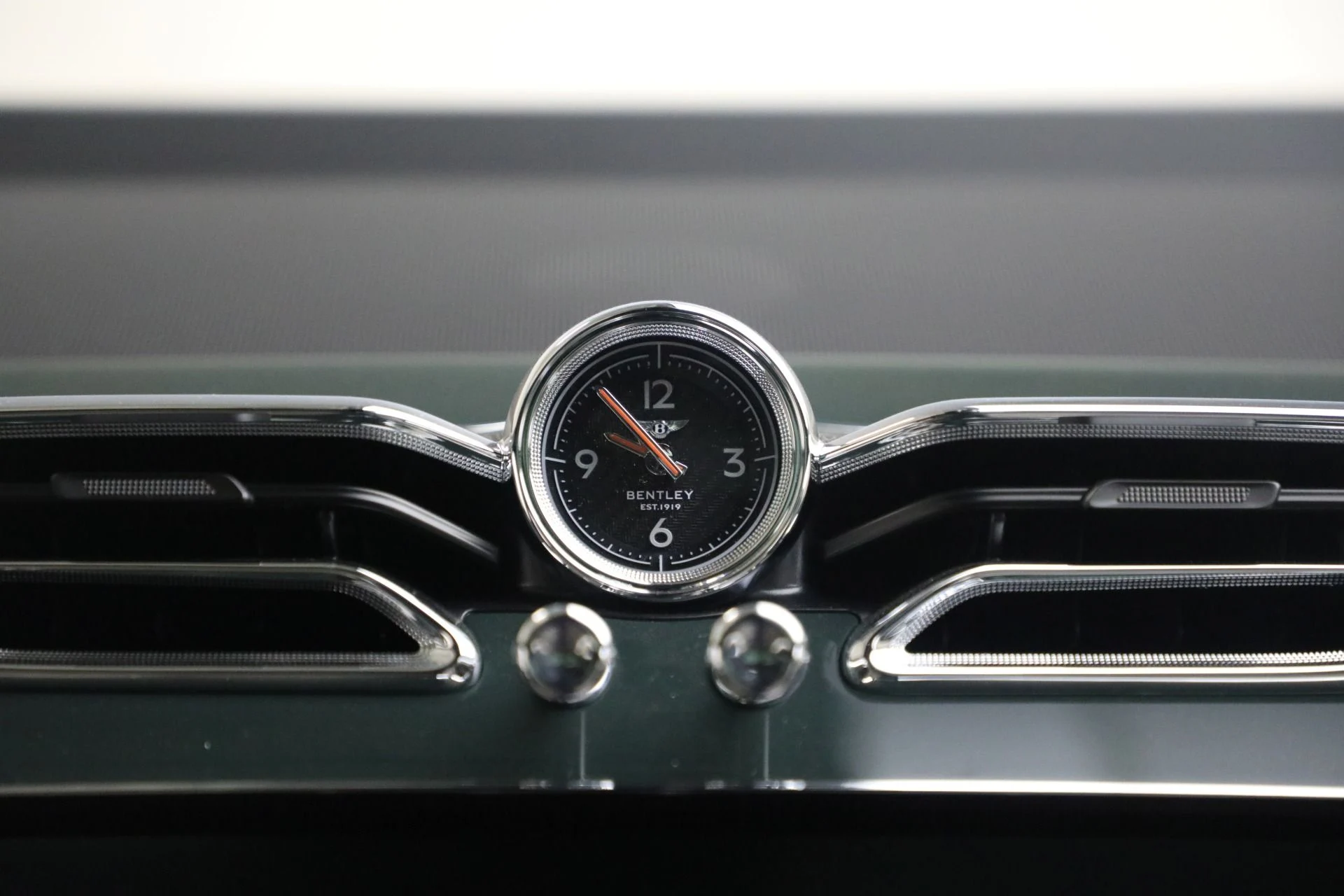 mph035_2469544652_New_2023_Bentley_Bentayga_V8_54497927b8
