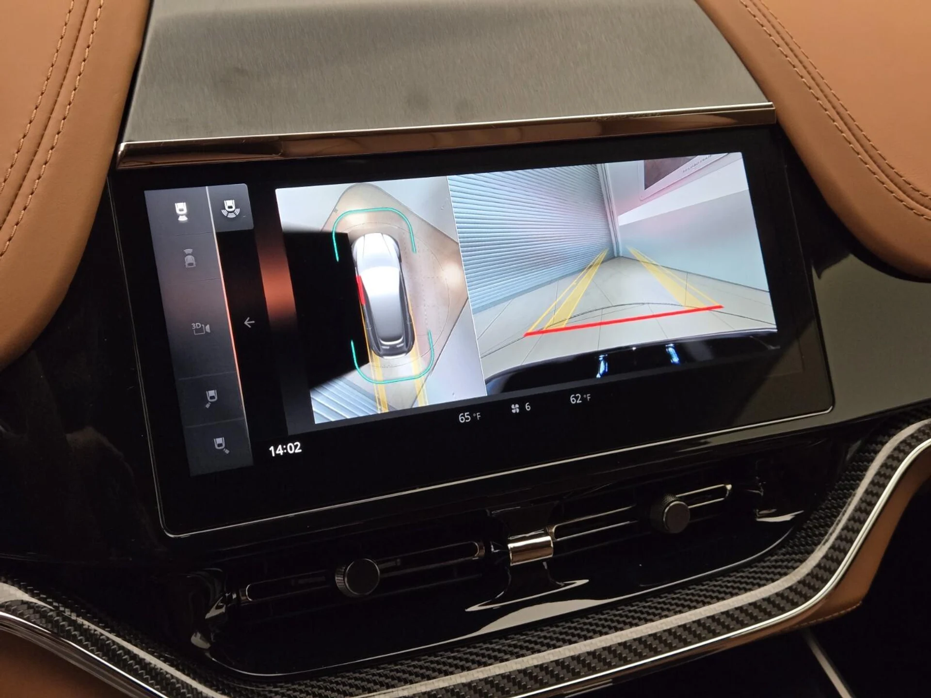 mph035_2478259352_New_2026_Aston_Martin_DBX_707_1761716911_df9adbc243