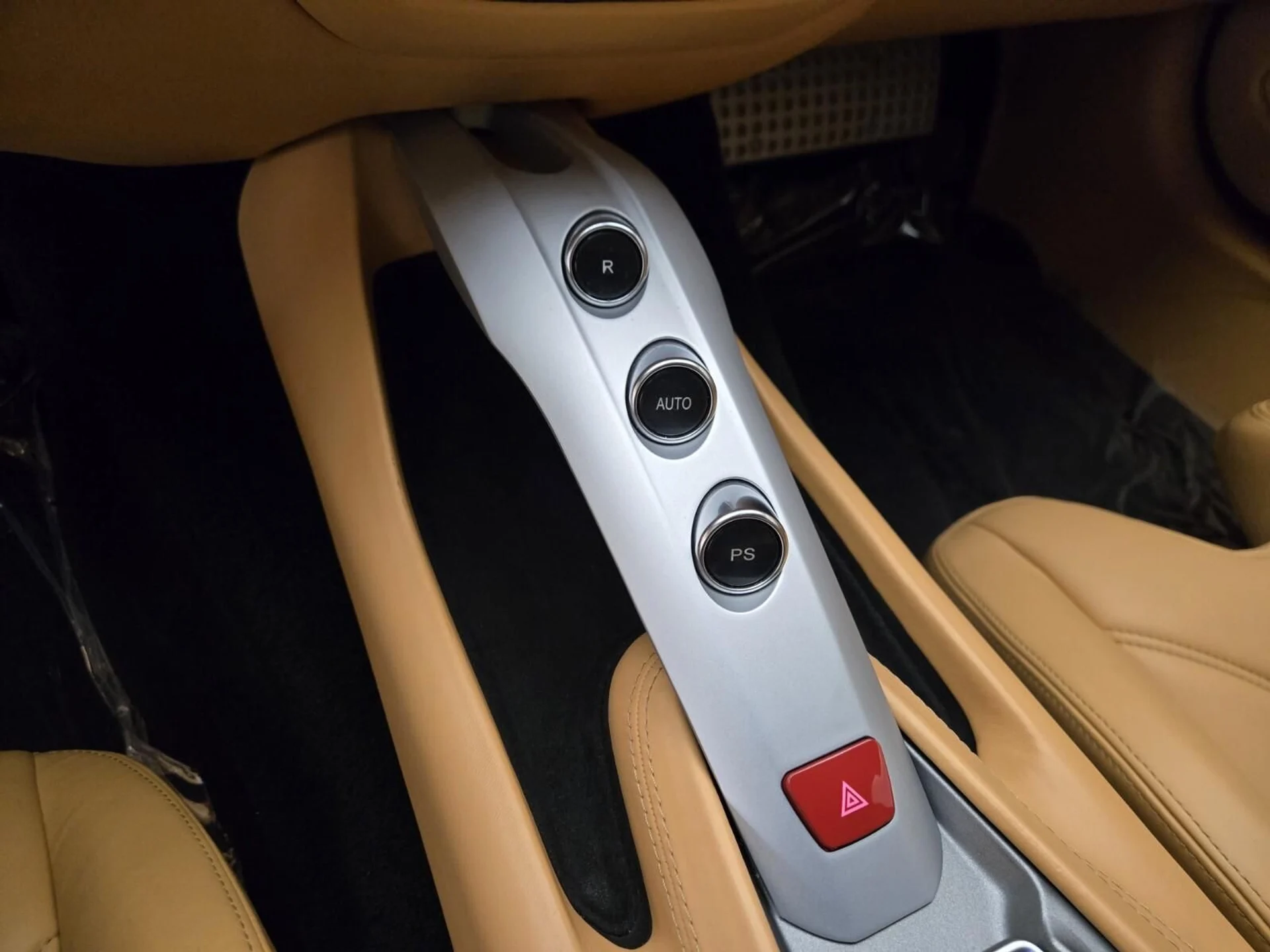 mph035_2485040604_Used_2014_Ferrari_F12_Berlinetta_1756190353_f5f0c17952