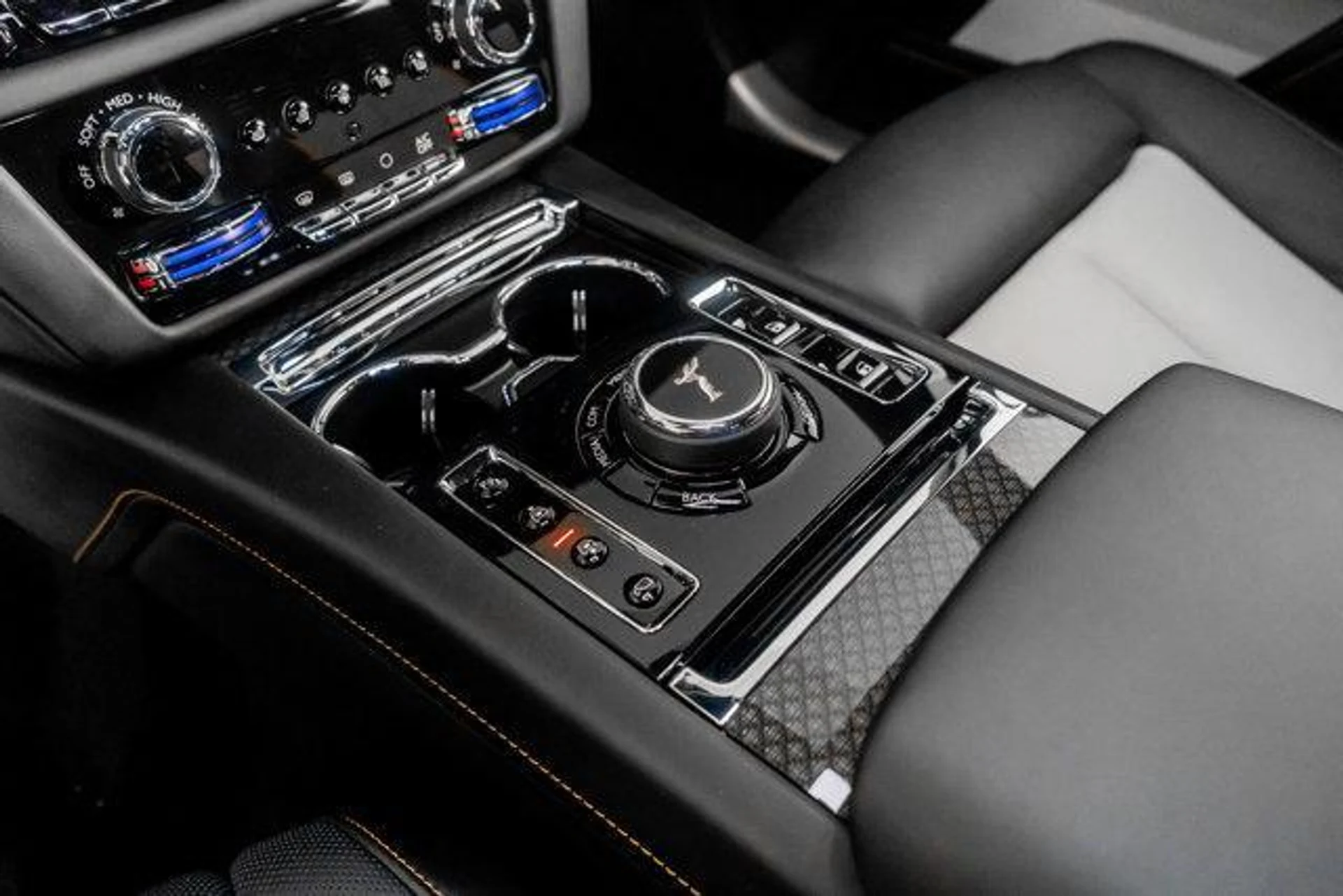 mph035_2489795224_Aff_RQZC_Ak_Eh_Fmr_Va4_O3_Ri_SSM_8_9e383d5d19