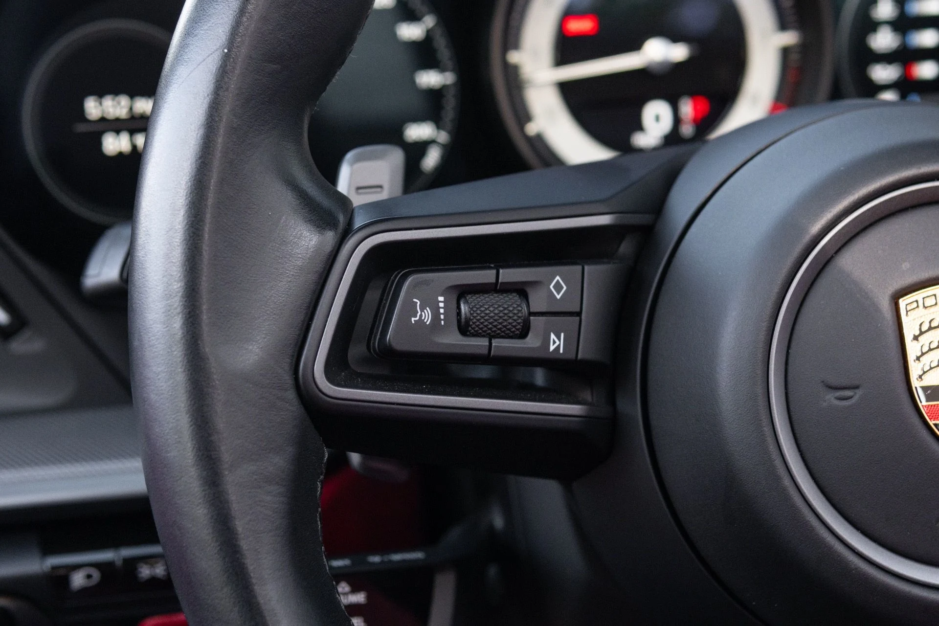 mph035_2494549902_Used_2020_Porsche_911_Carrera_S_1779851451_6b51260587