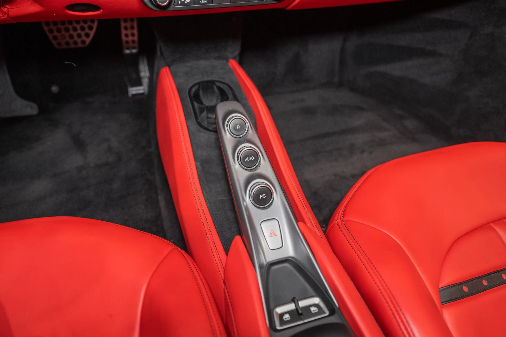 mph035_2516827430_Used_2021_Ferrari_F8_Spider_1788191759_232cf20748