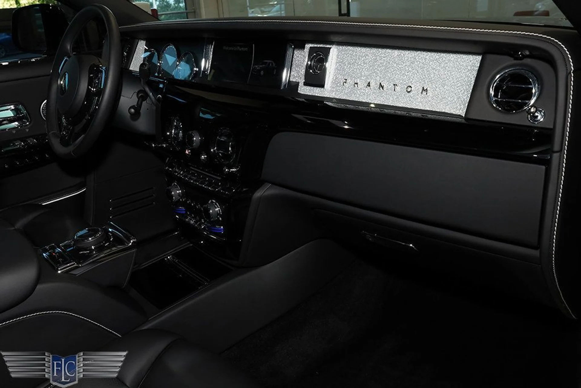 mph035_252415876_used_2022_rolls_royce_phantom_sedan_9689_23002313_36_1024_87d9cf8a73