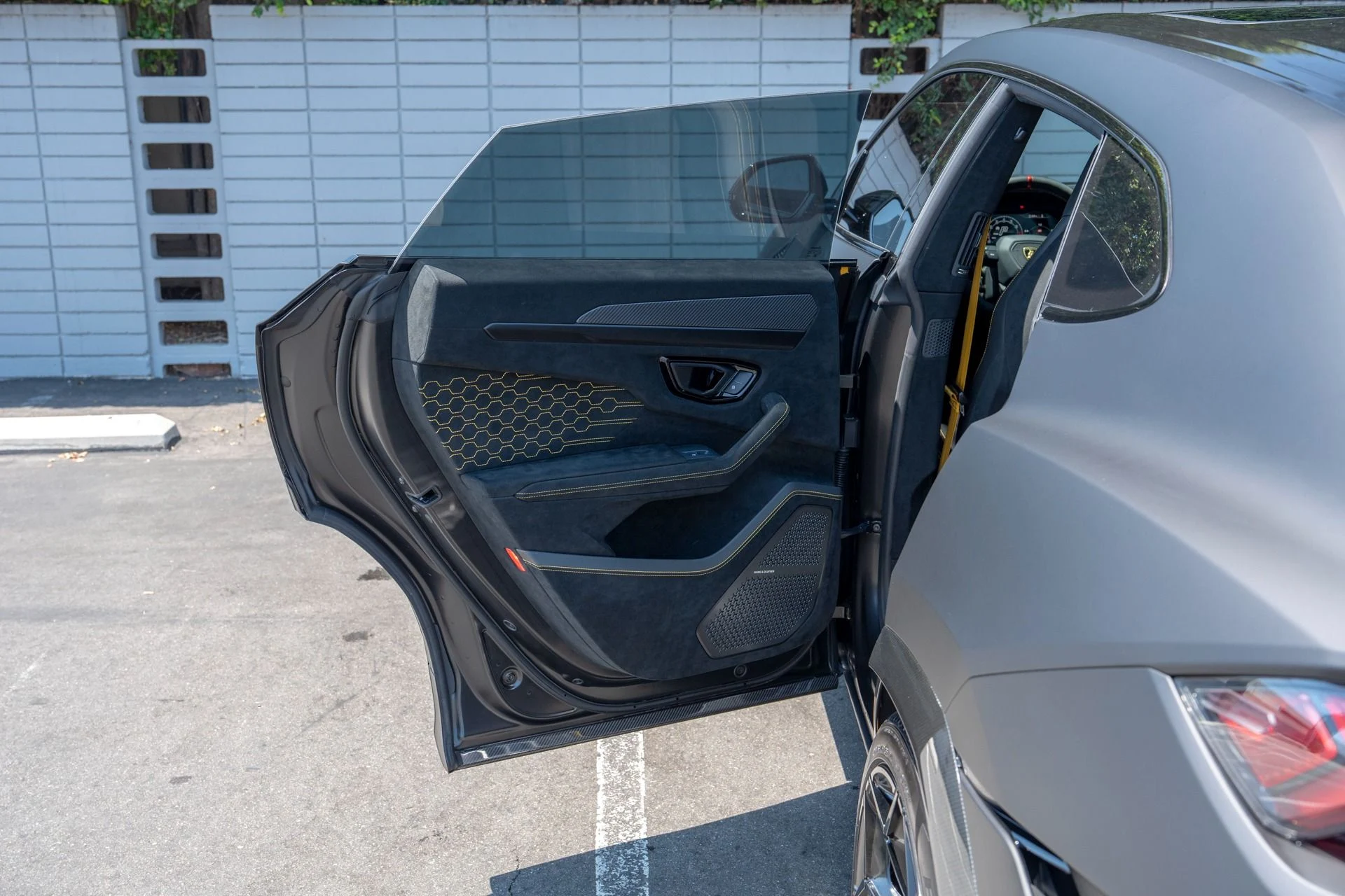 mph035_2531866524_Used_2023_Lamborghini_Urus_Performante_1754671731_ef06a9da1d