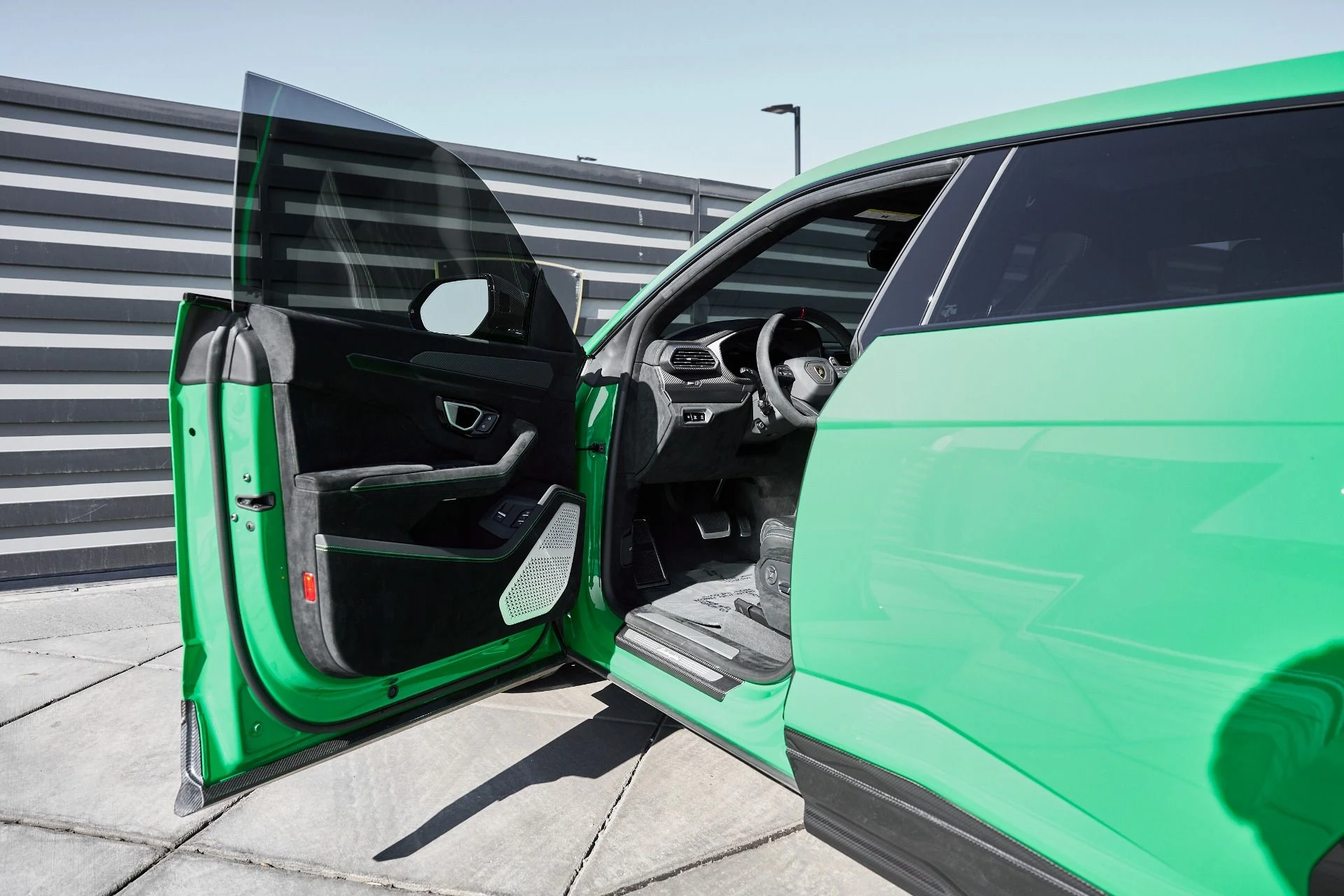 mph035_2537928808_Used_2024_Lamborghini_Urus_Performante_1770171860_05ede0a310