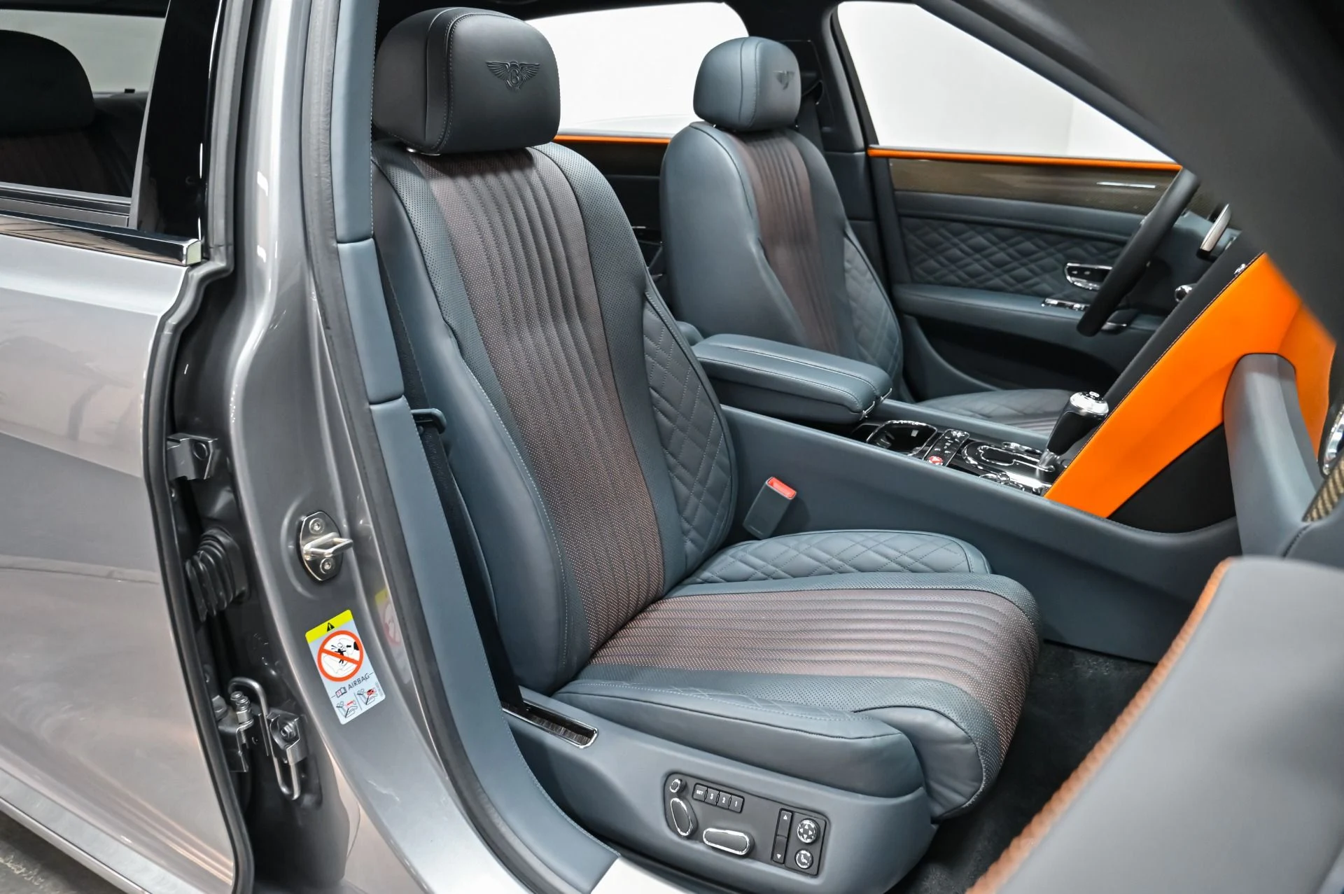 mph035_2546478597_Used_2018_Bentley_Flying_Spur_V8_S_1754506017_4f7418d51b