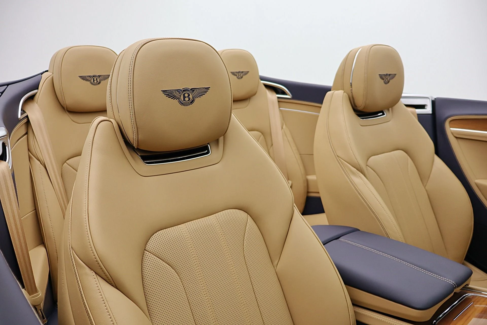 mph035_2551735183_New_2026_Bentley_Continental_GTC_54a11a0cb0